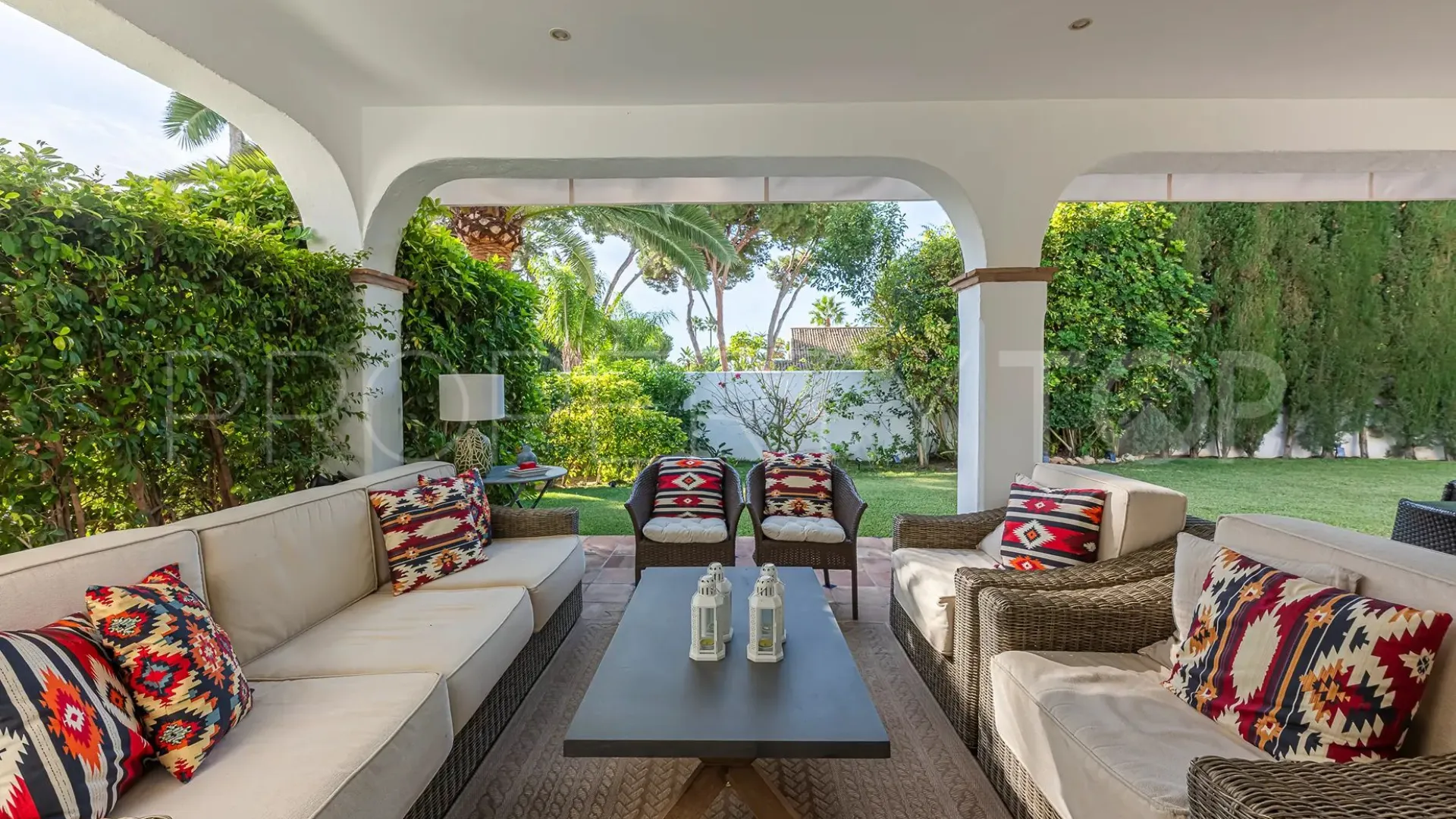 Villa con 5 dormitorios a la venta en Los Monteros Playa