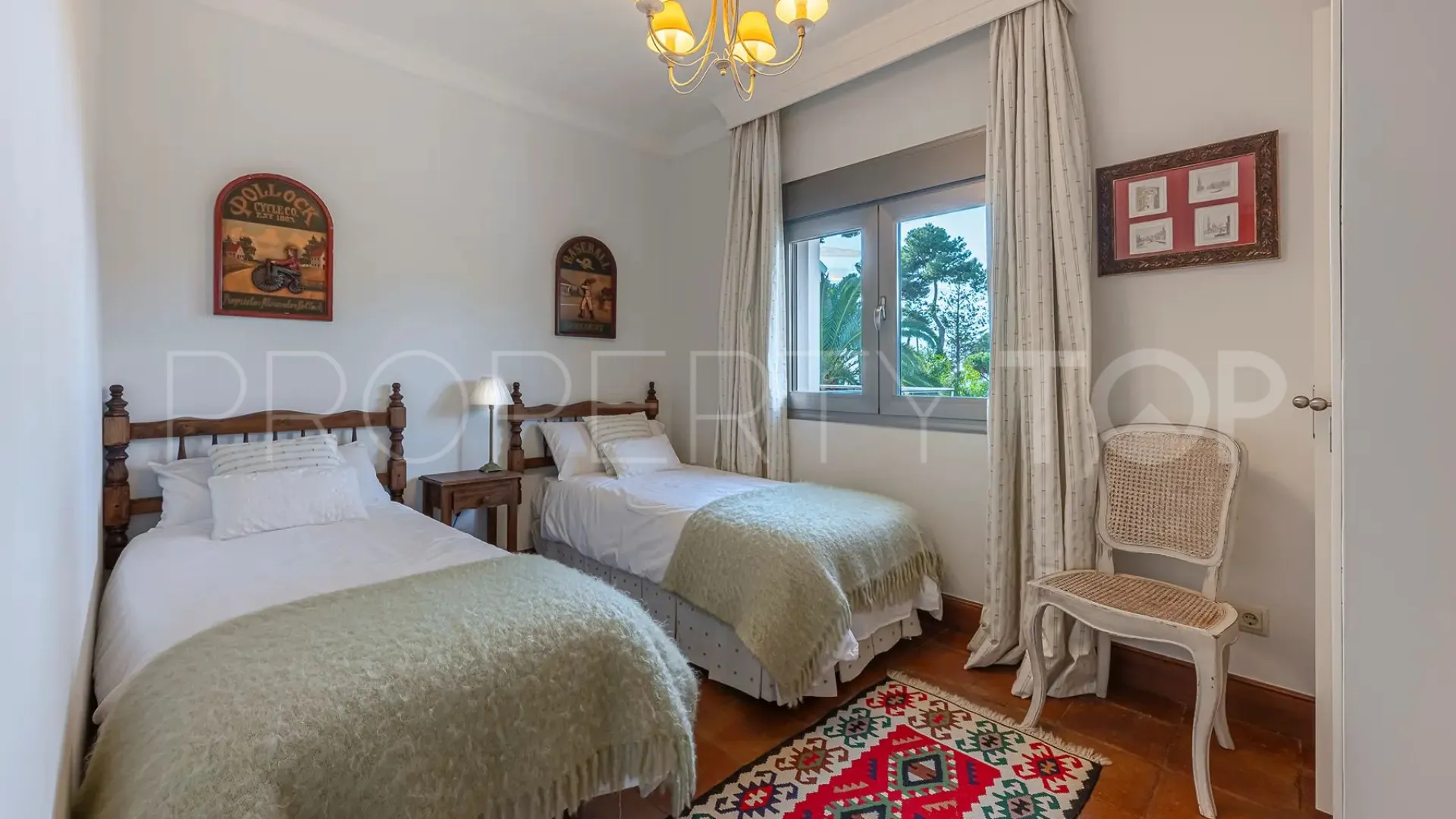 Villa con 5 dormitorios a la venta en Los Monteros Playa