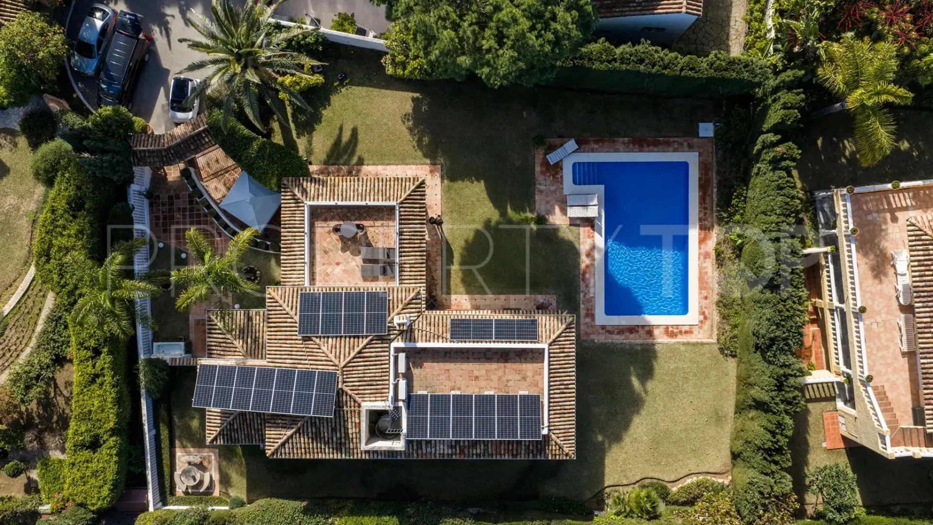 Villa con 5 dormitorios a la venta en Los Monteros Playa