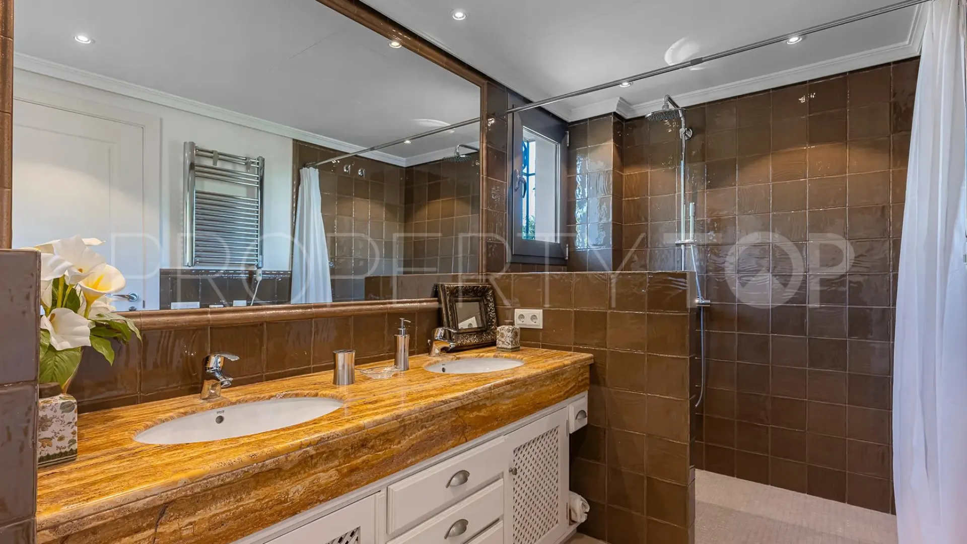 Villa con 5 dormitorios a la venta en Los Monteros Playa