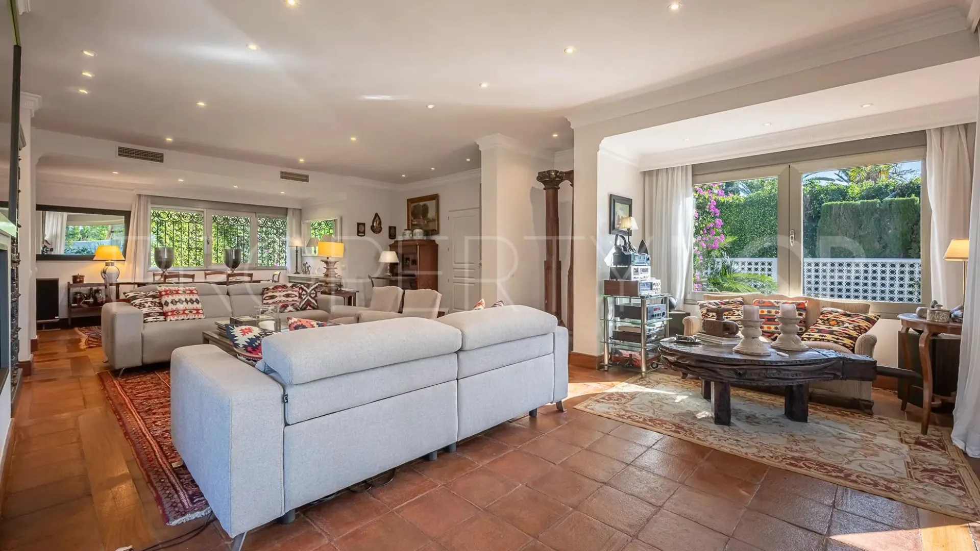 Villa con 5 dormitorios a la venta en Los Monteros Playa