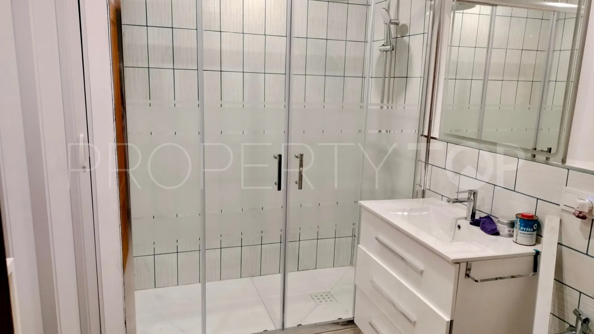 Buy San Pedro de Alcantara 4 bedrooms ground floor apartment