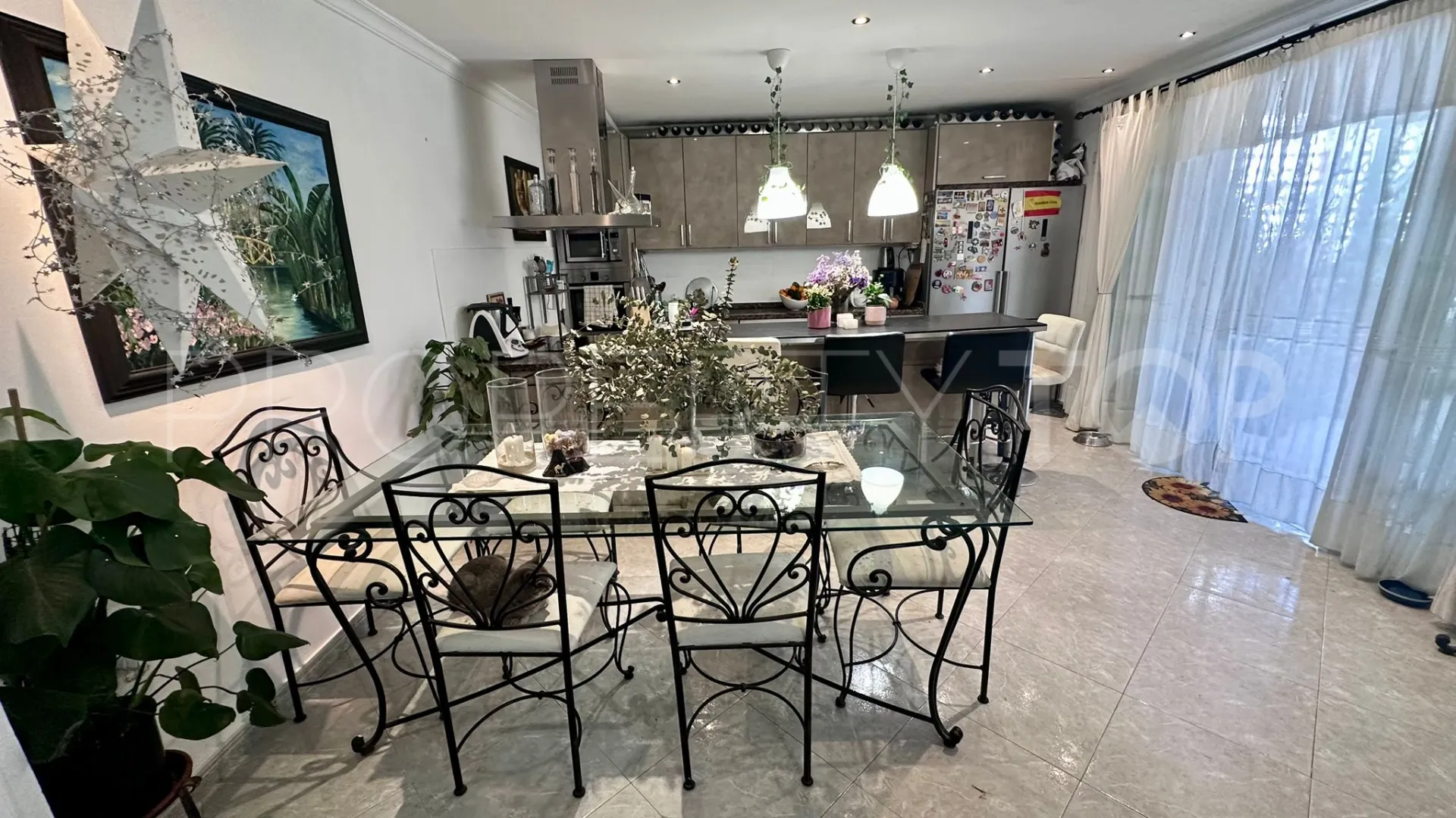 Buy San Pedro de Alcantara 4 bedrooms ground floor apartment