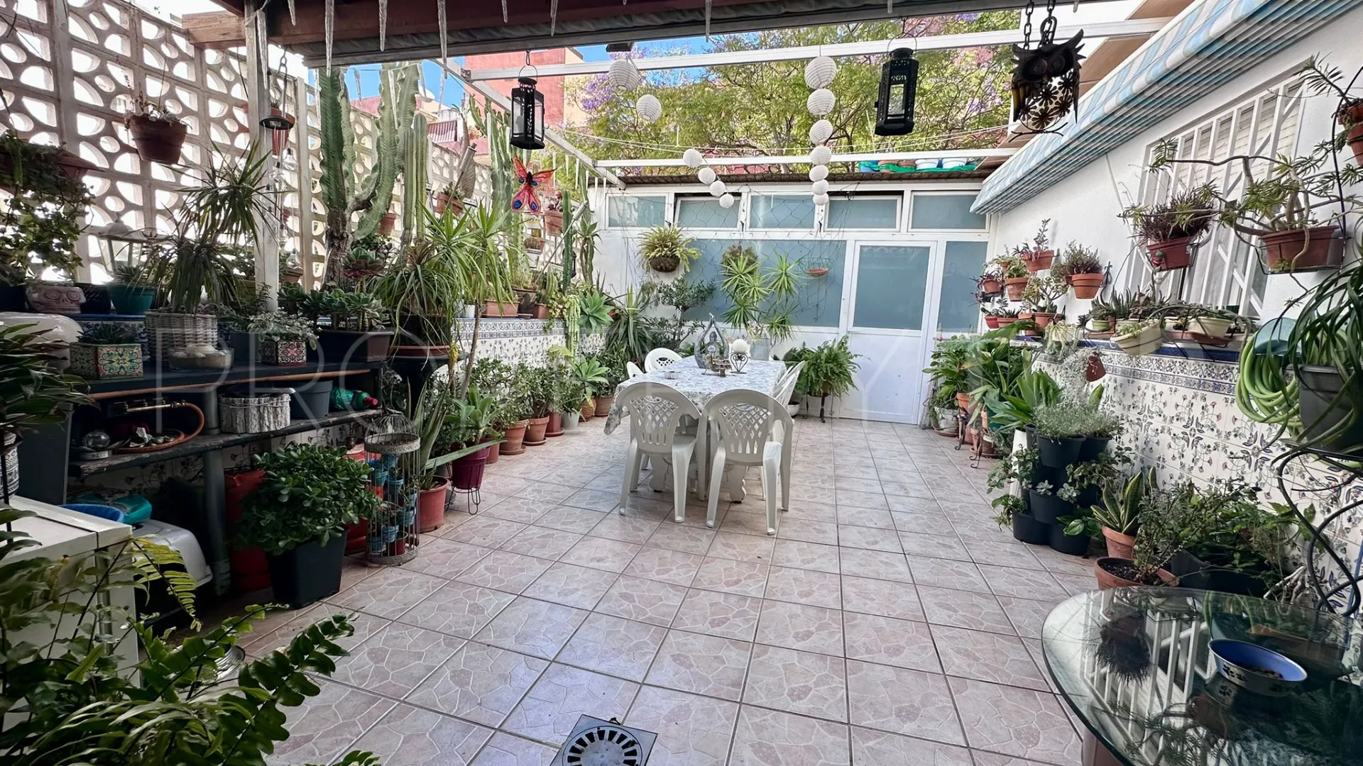 Buy San Pedro de Alcantara 4 bedrooms ground floor apartment