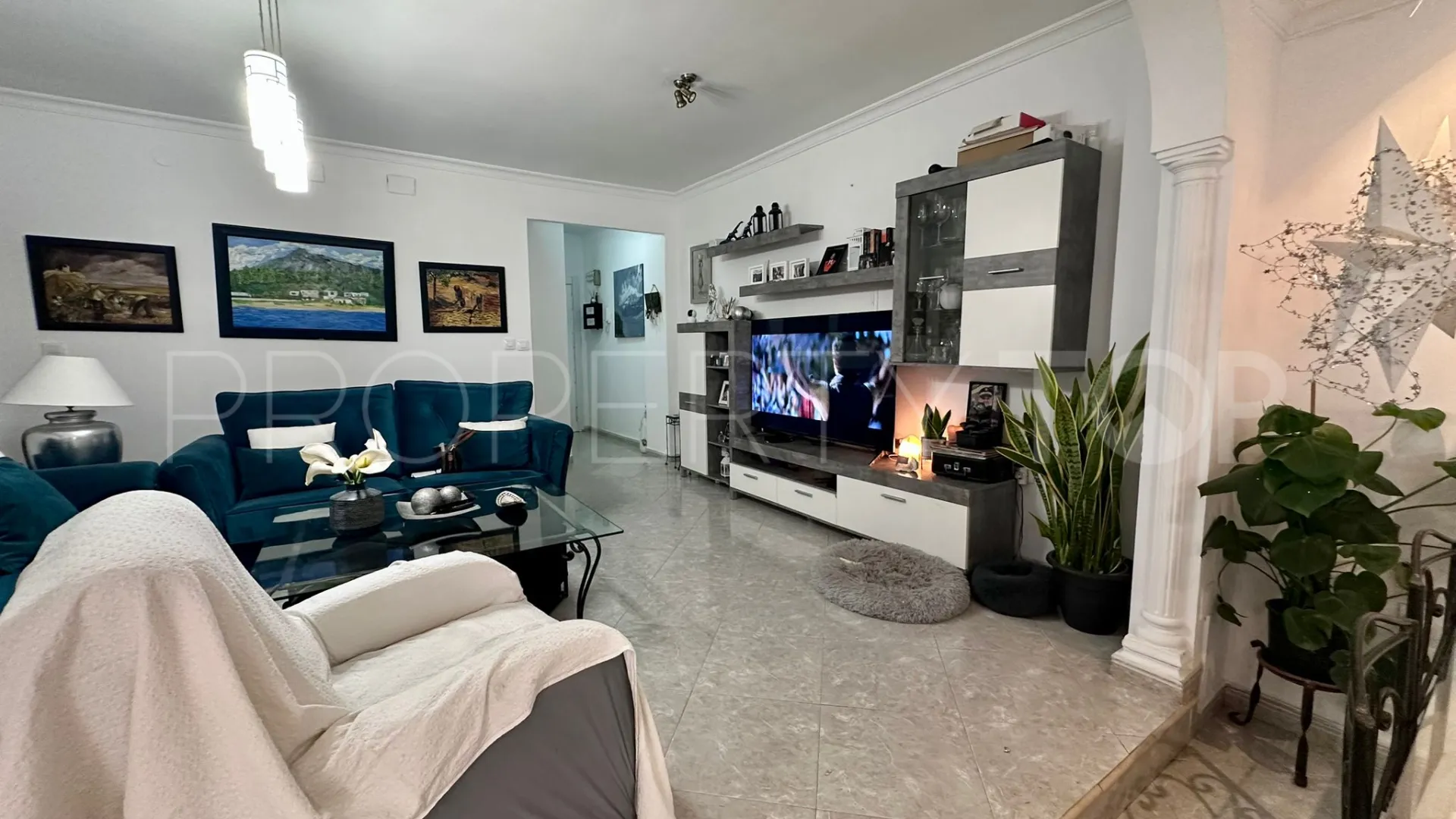 Buy San Pedro de Alcantara 4 bedrooms ground floor apartment