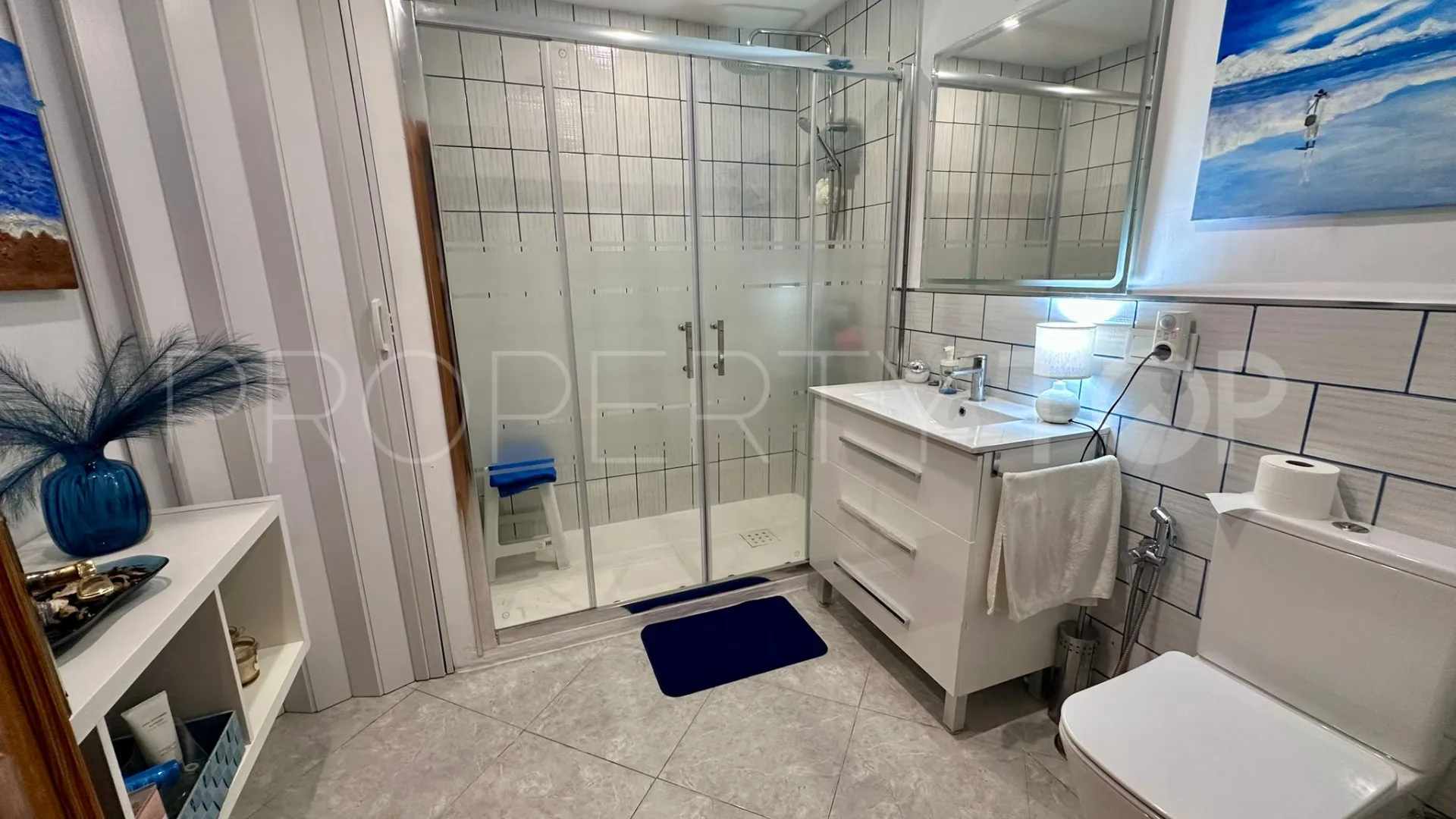 Buy San Pedro de Alcantara 4 bedrooms ground floor apartment