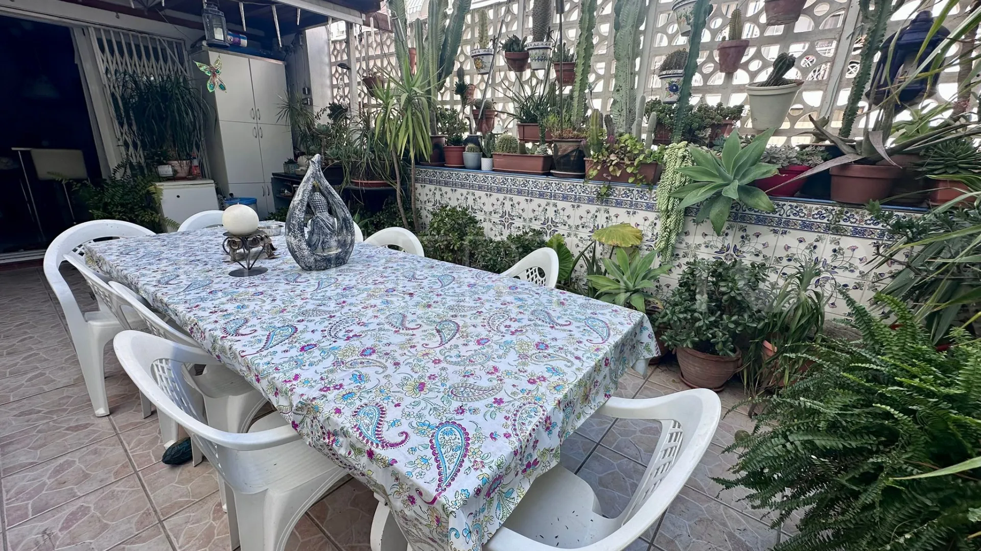 Buy San Pedro de Alcantara 4 bedrooms ground floor apartment