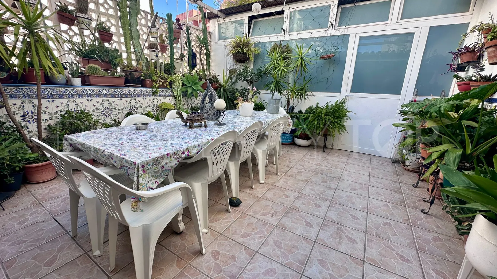 Buy San Pedro de Alcantara 4 bedrooms ground floor apartment