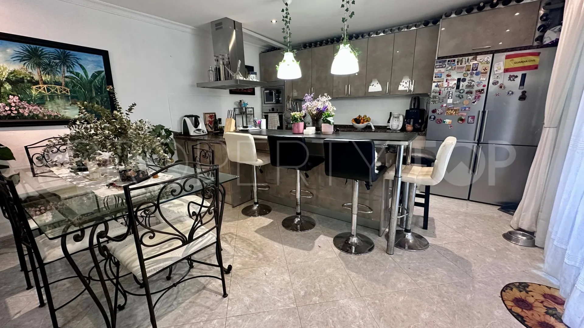Buy San Pedro de Alcantara 4 bedrooms ground floor apartment