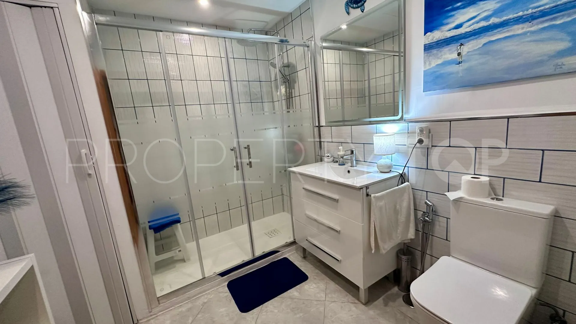 Buy San Pedro de Alcantara 4 bedrooms ground floor apartment