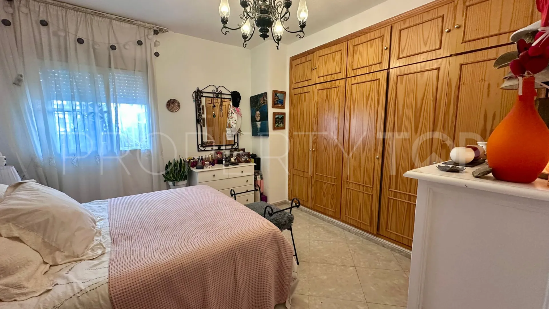 Buy San Pedro de Alcantara 4 bedrooms ground floor apartment
