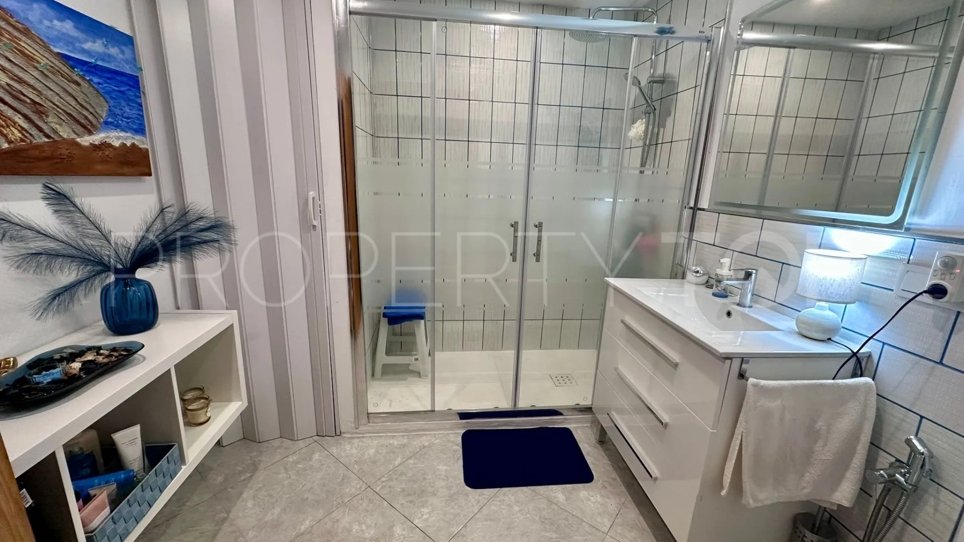 Buy San Pedro de Alcantara 4 bedrooms ground floor apartment