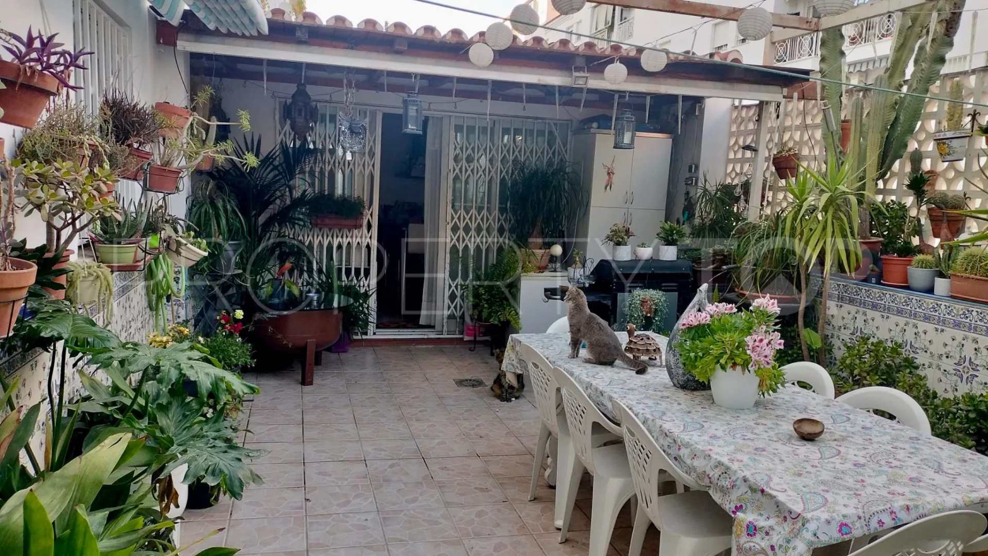 Buy San Pedro de Alcantara 4 bedrooms ground floor apartment