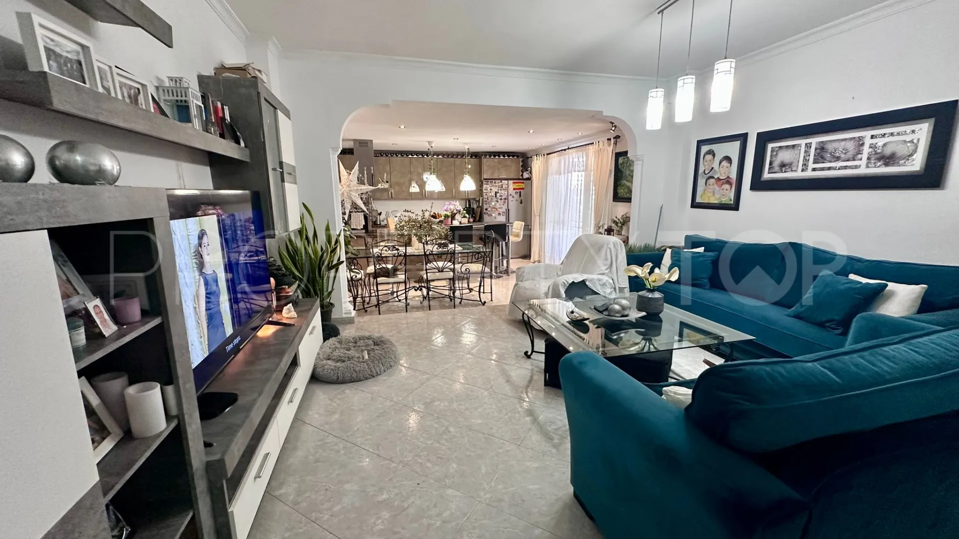 Buy San Pedro de Alcantara 4 bedrooms ground floor apartment