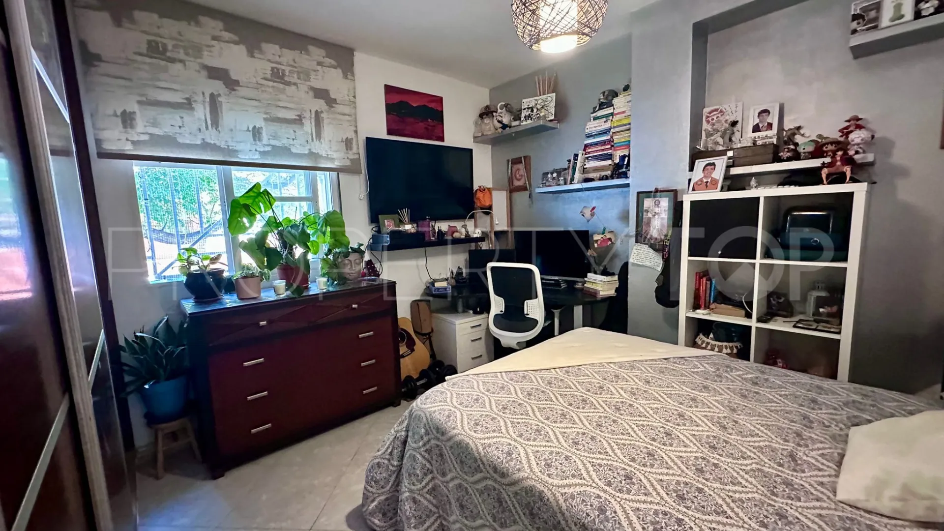 Buy San Pedro de Alcantara 4 bedrooms ground floor apartment