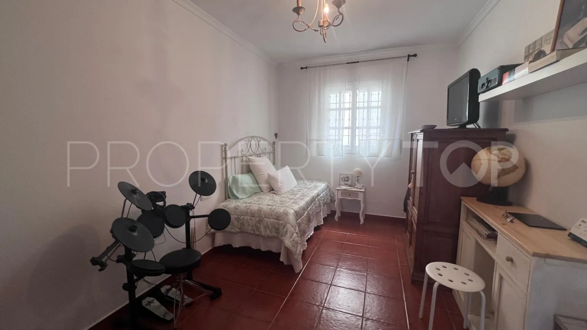 Tarifa chalet for sale