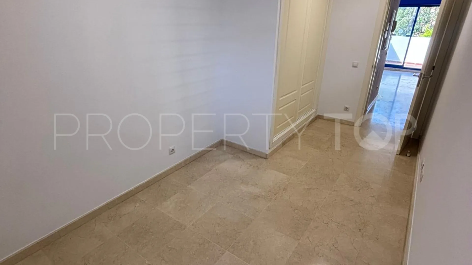 Benalmadena Costa, atico duplex con 1 dormitorio a la venta