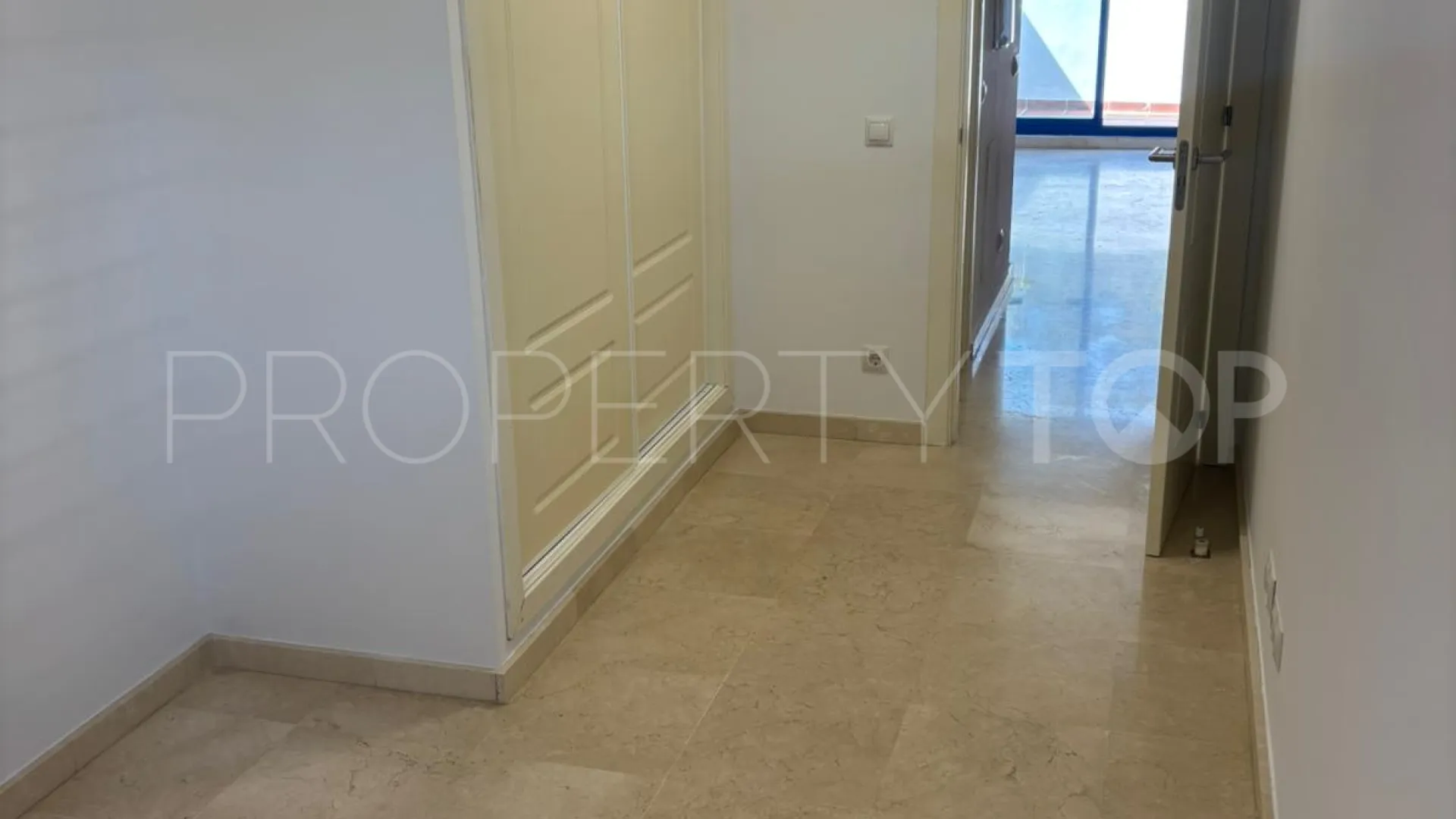 Benalmadena Costa, atico duplex con 1 dormitorio a la venta