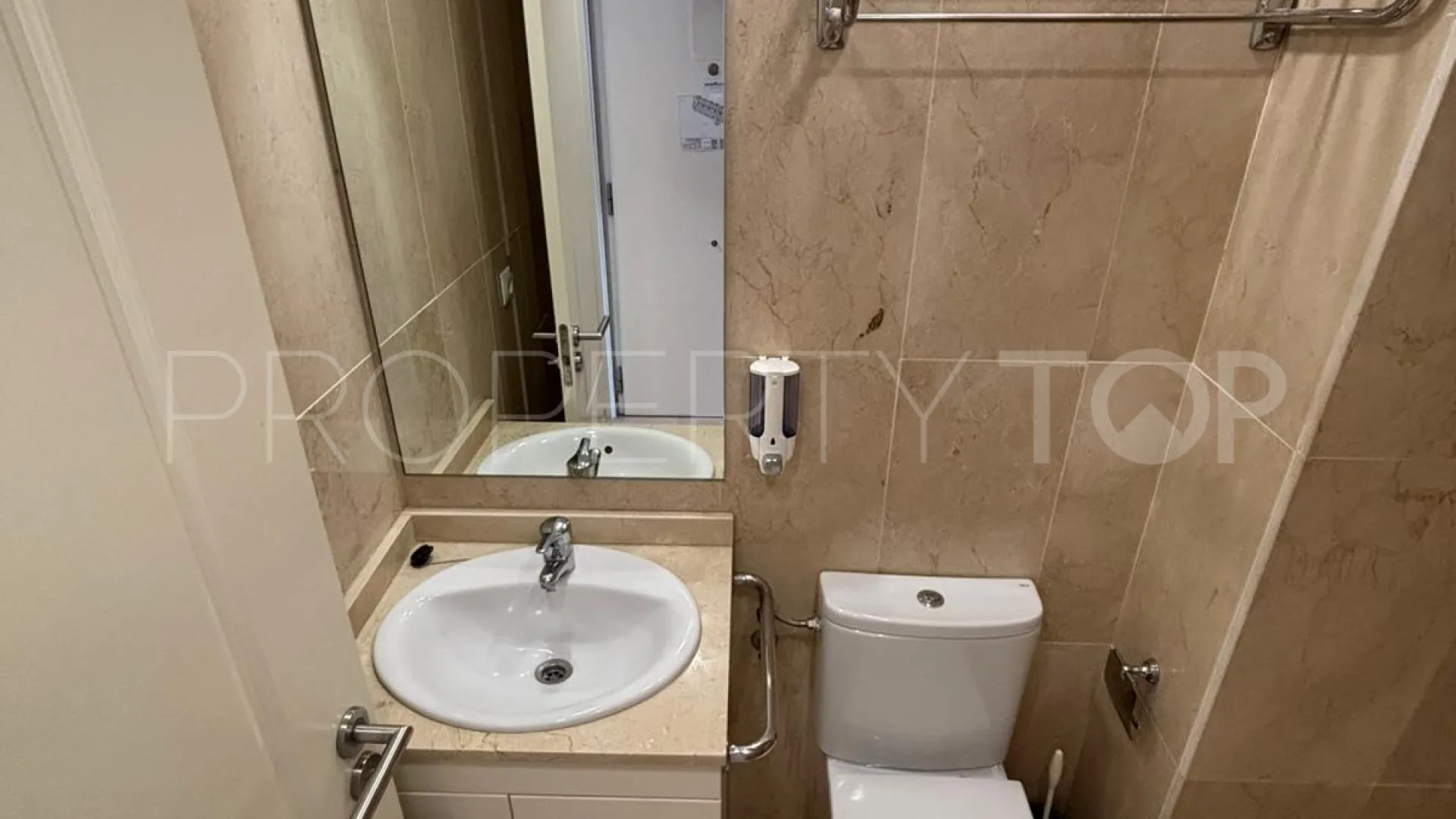 Benalmadena Costa, atico duplex con 1 dormitorio a la venta