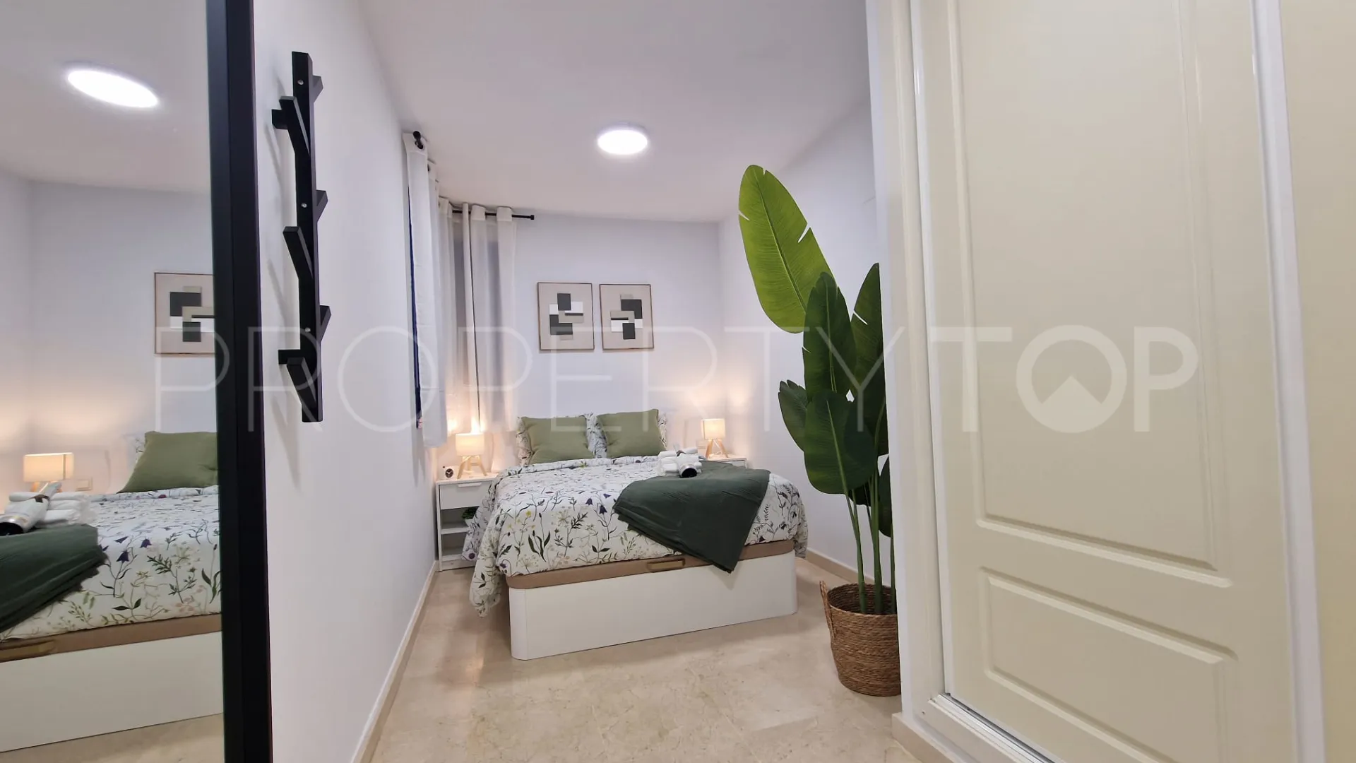 For sale penthouse in Benalmadena Costa