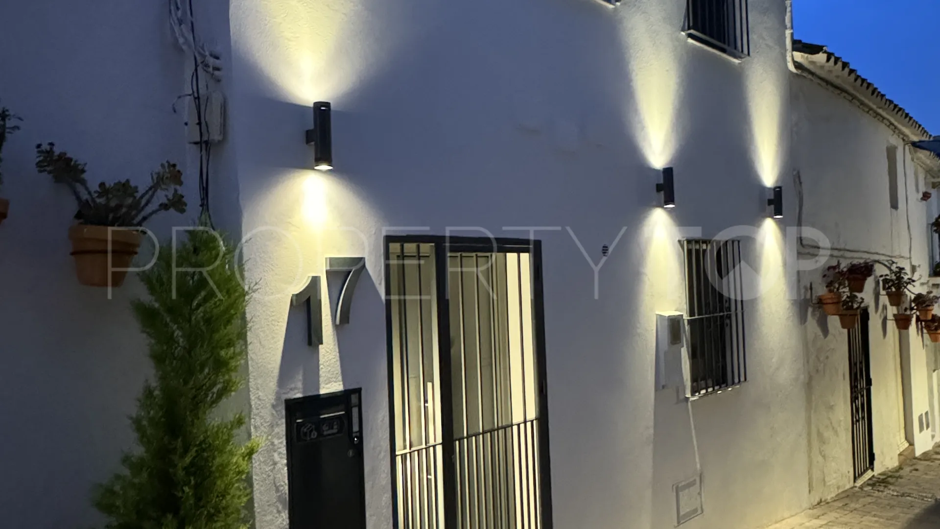 Adosado de 1 dormitorio a la venta en Estepona Casco Antiguo