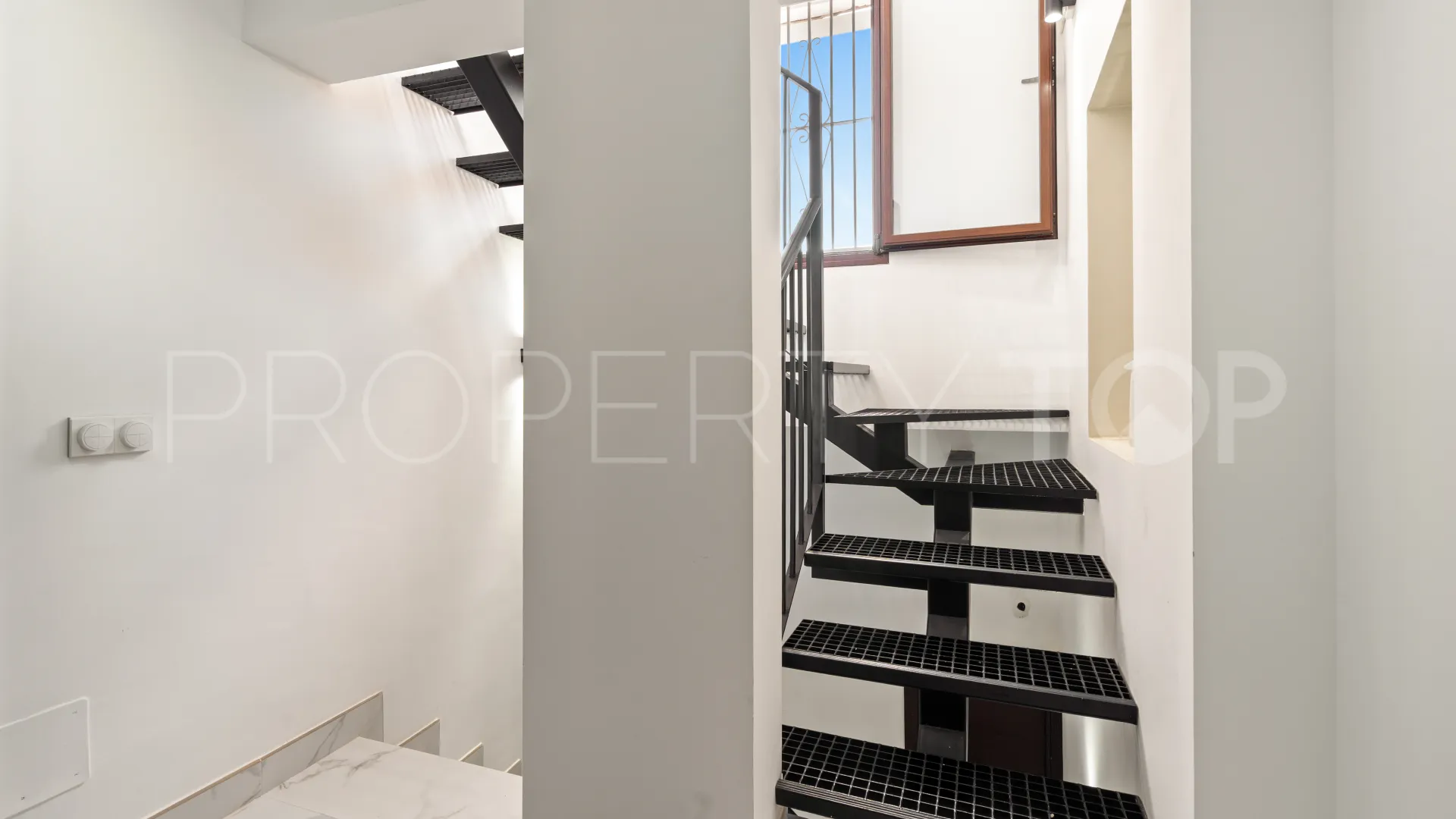 Adosado de 1 dormitorio a la venta en Estepona Casco Antiguo