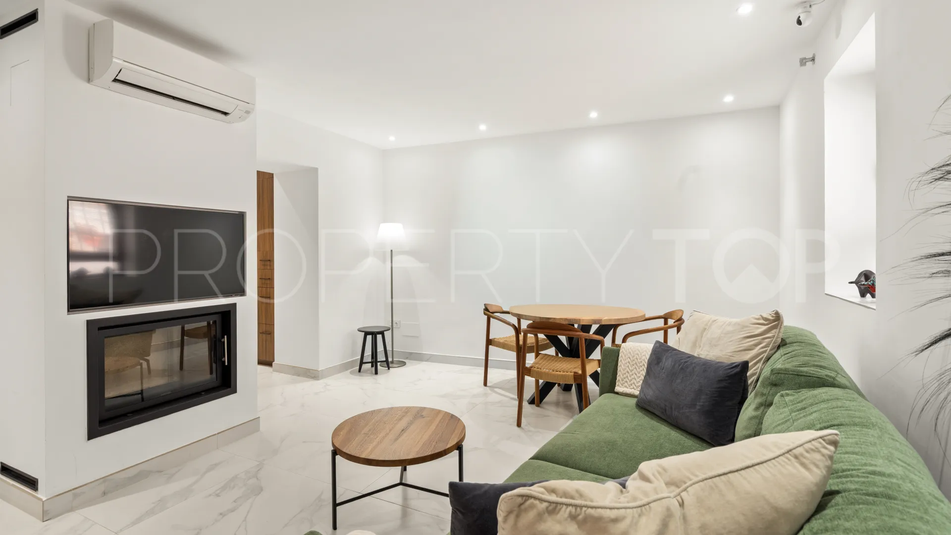 Adosado de 1 dormitorio a la venta en Estepona Casco Antiguo