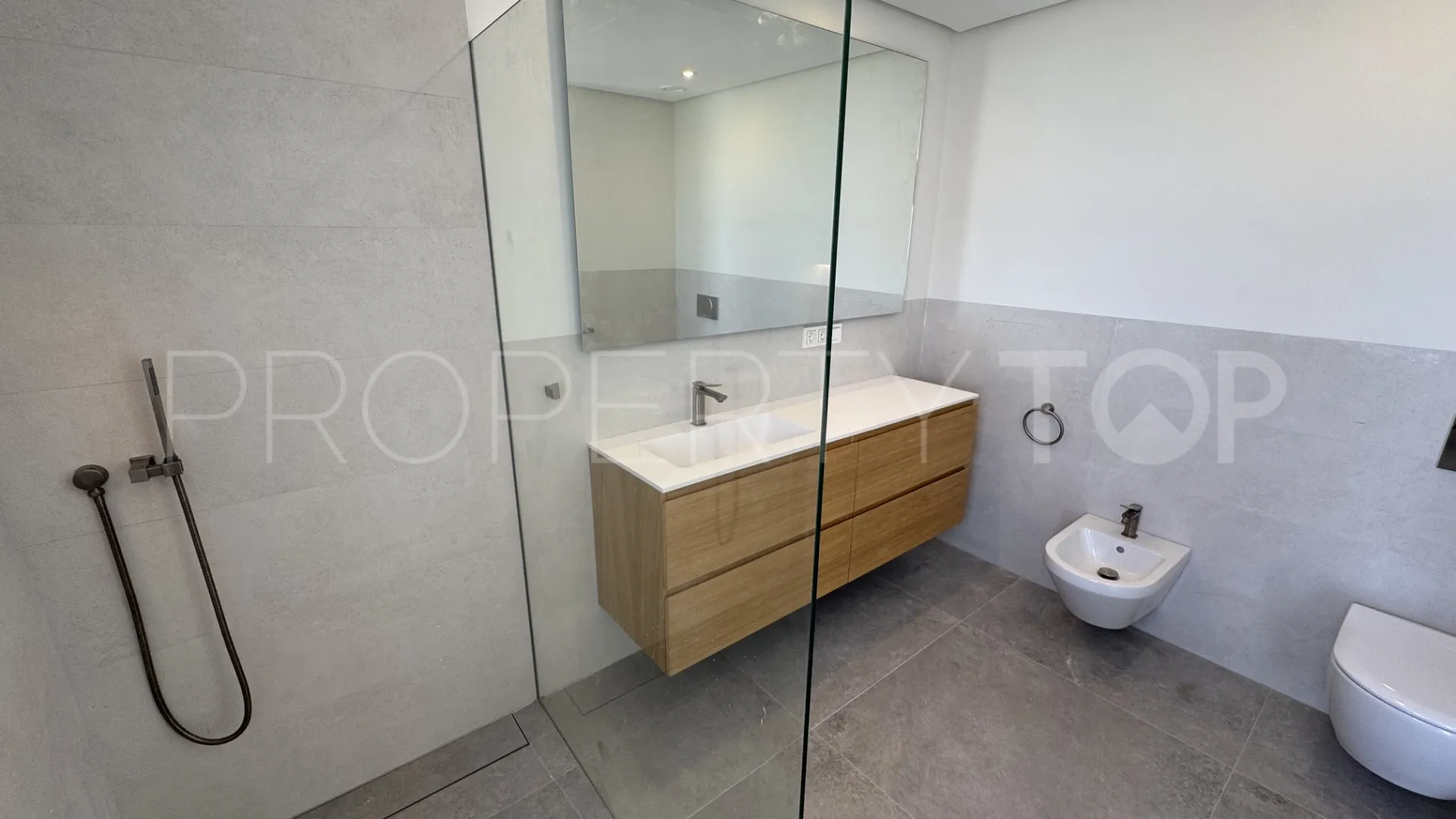 Villa for sale in Los Arqueros with 5 bedrooms