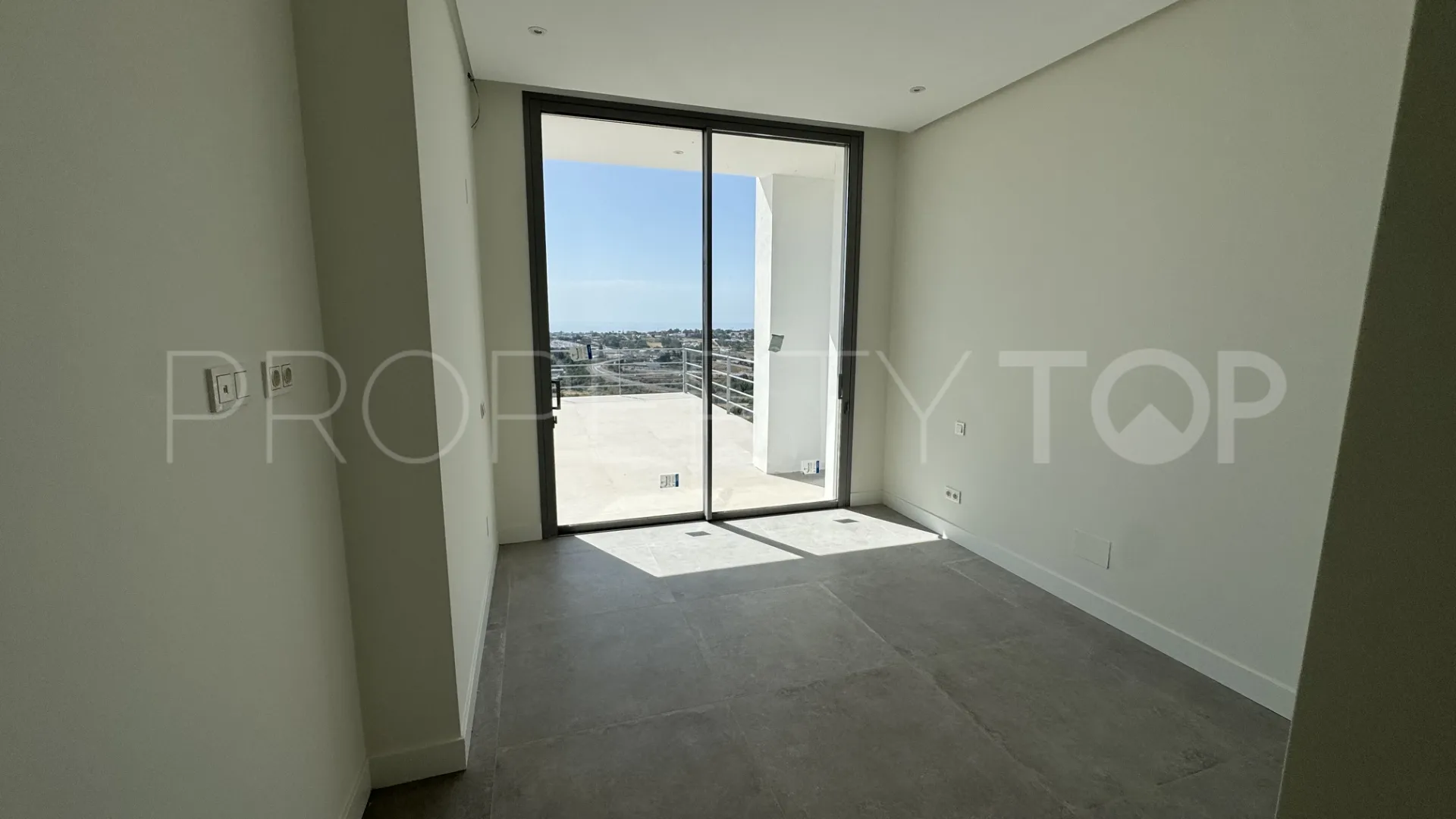 Villa for sale in Los Arqueros with 5 bedrooms