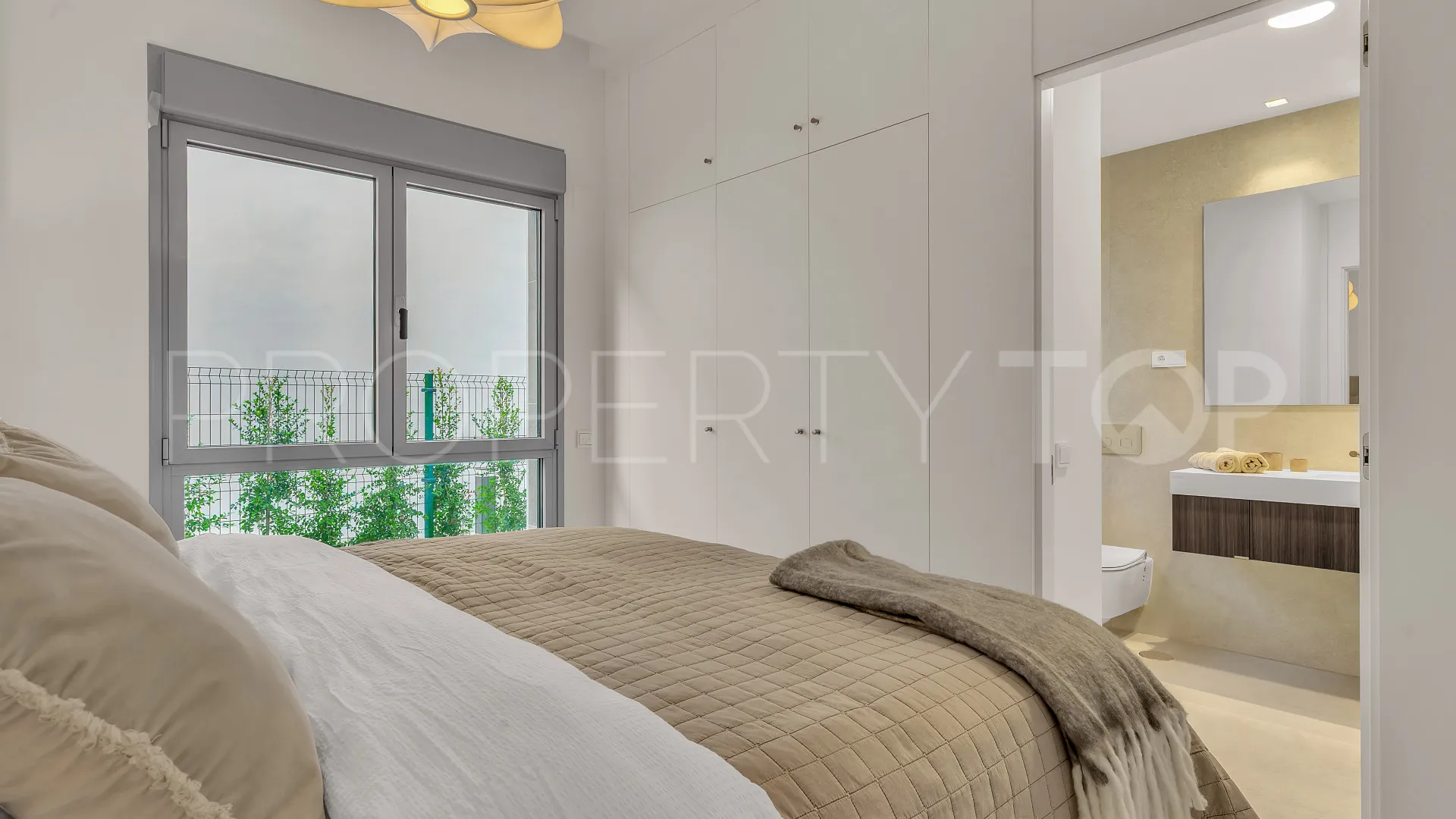 For sale ground floor apartment with 4 bedrooms in Santa Clara