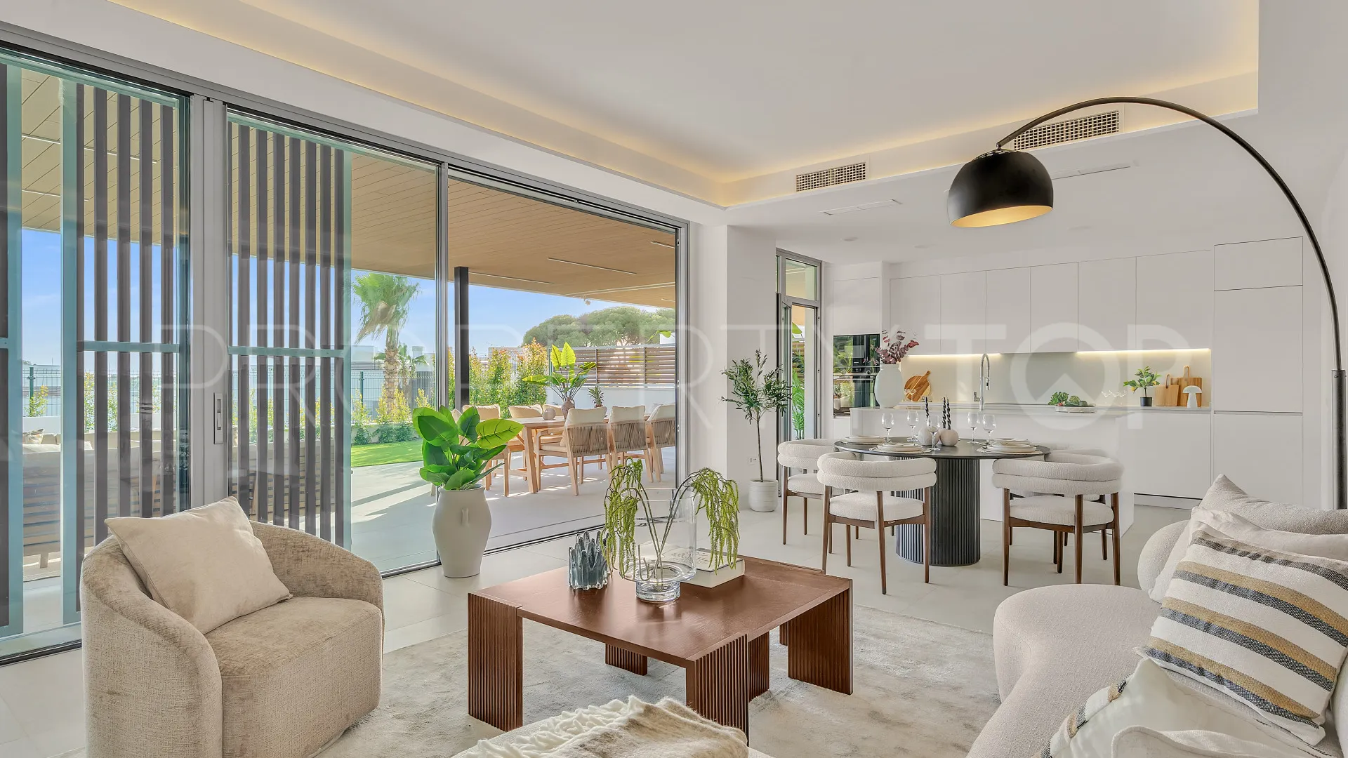 For sale ground floor apartment with 4 bedrooms in Santa Clara