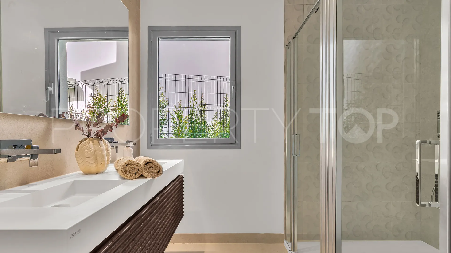 For sale ground floor apartment with 4 bedrooms in Santa Clara