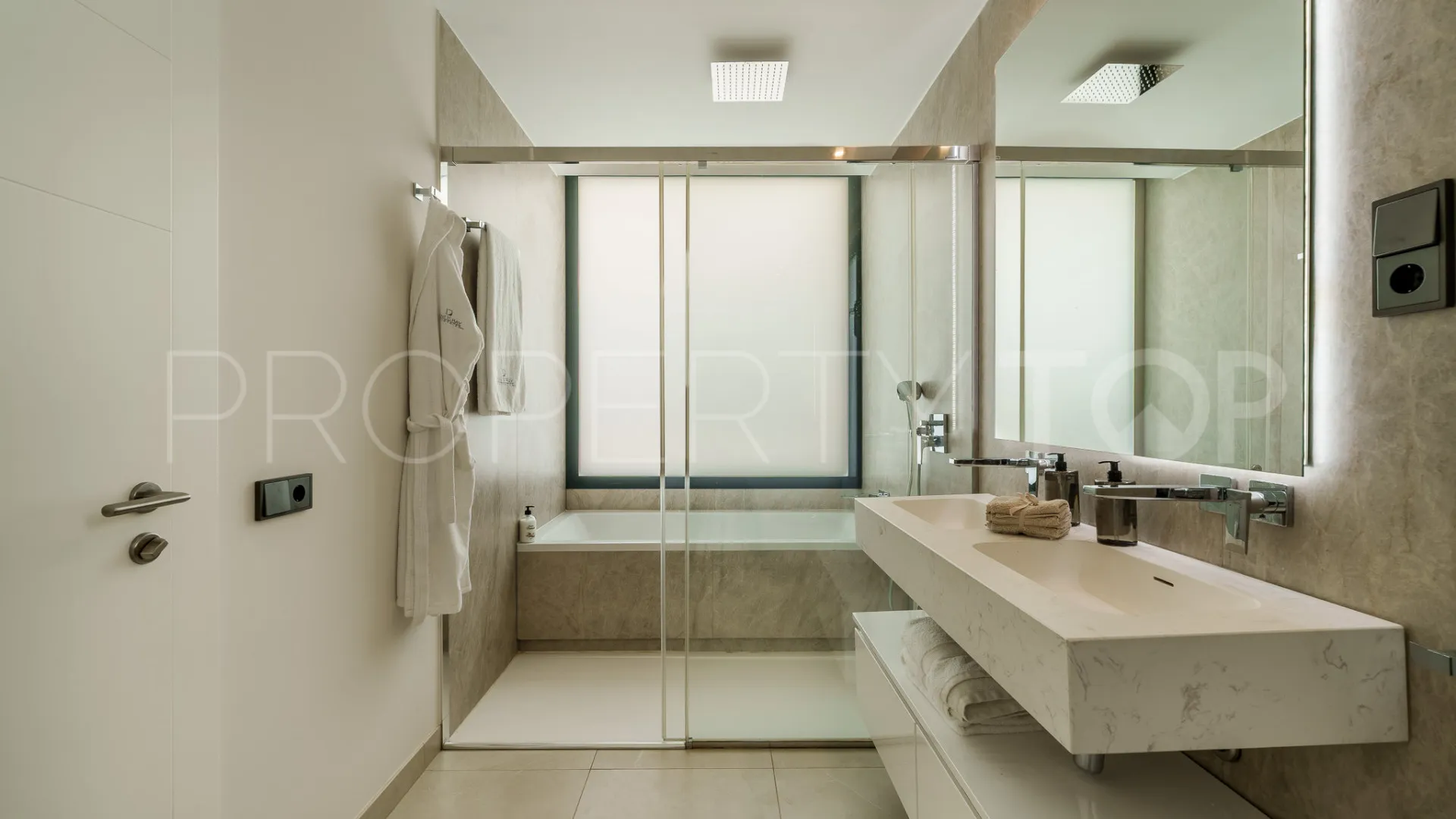 For sale semi detached house in Marbella - Puerto Banus with 5 bedrooms
