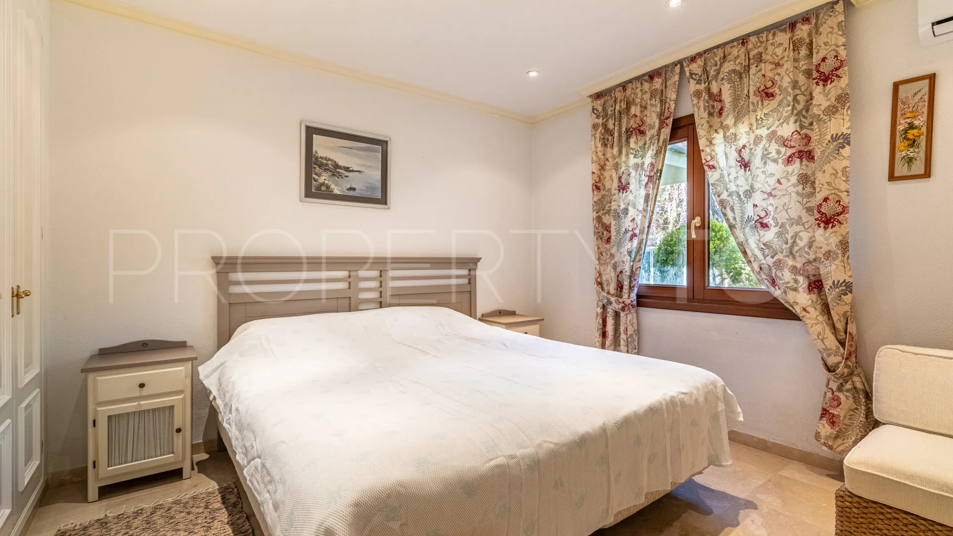 For sale 5 bedrooms villa in Costalita