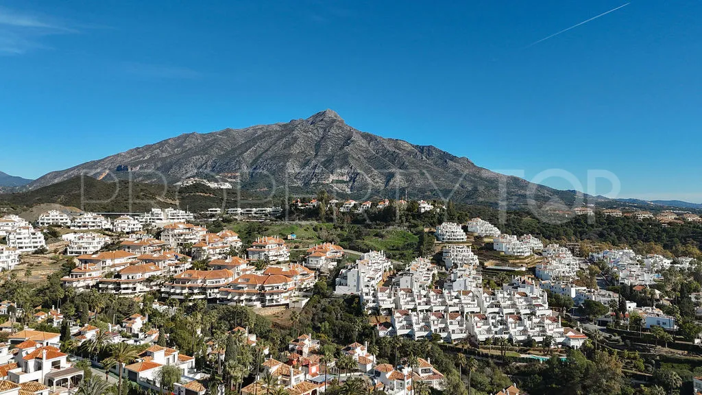 Adosado con 4 dormitorios en venta en Los Naranjos Golf