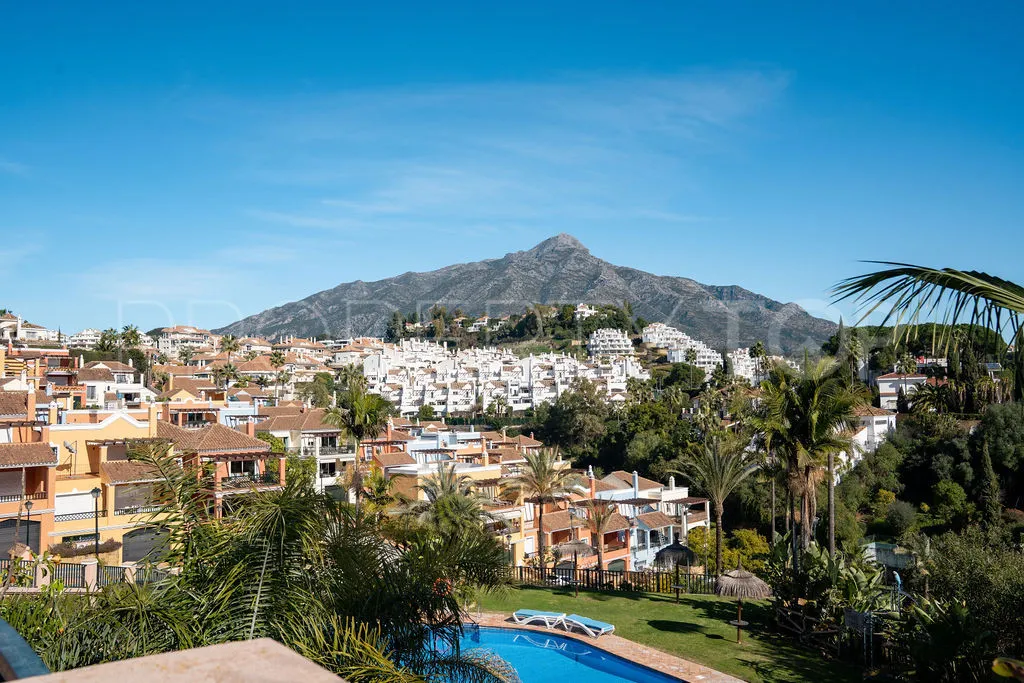 Adosado con 4 dormitorios en venta en Los Naranjos Golf