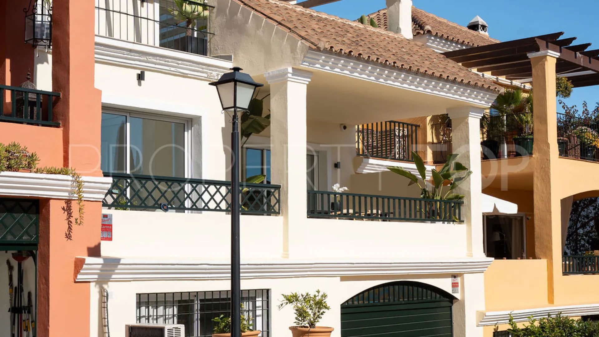 Adosado con 4 dormitorios en venta en Los Naranjos Golf