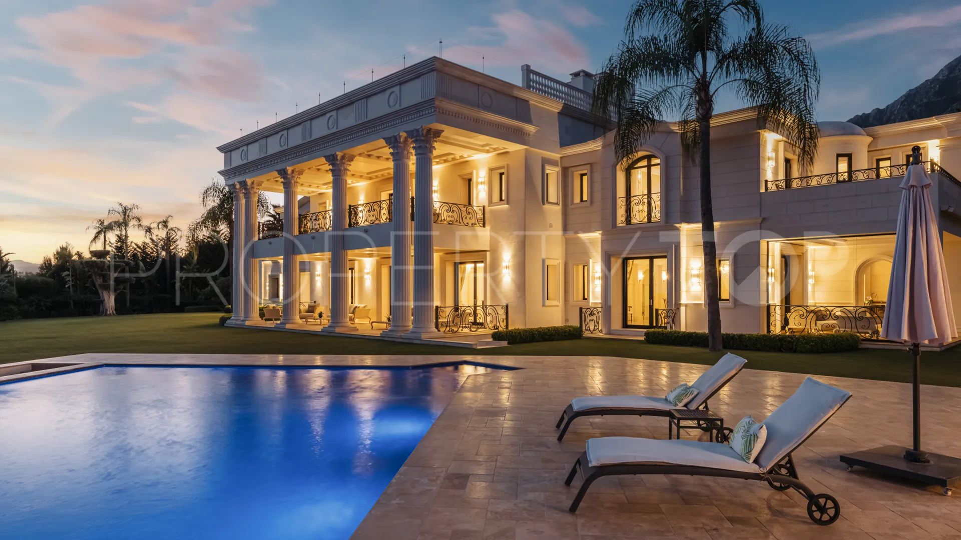 For sale Sierra Blanca villa with 10 bedrooms