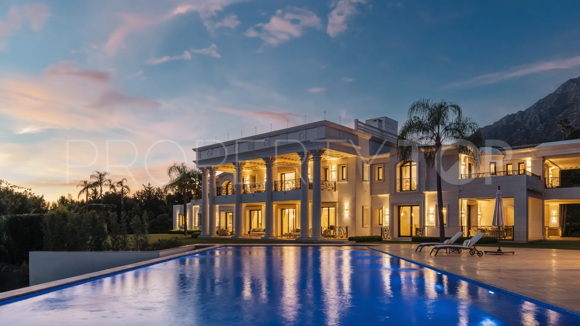 For sale Sierra Blanca villa with 10 bedrooms