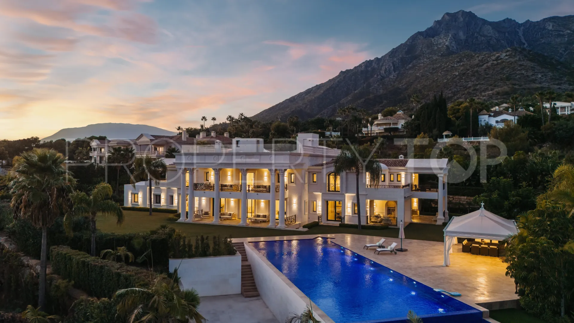 For sale Sierra Blanca villa with 10 bedrooms