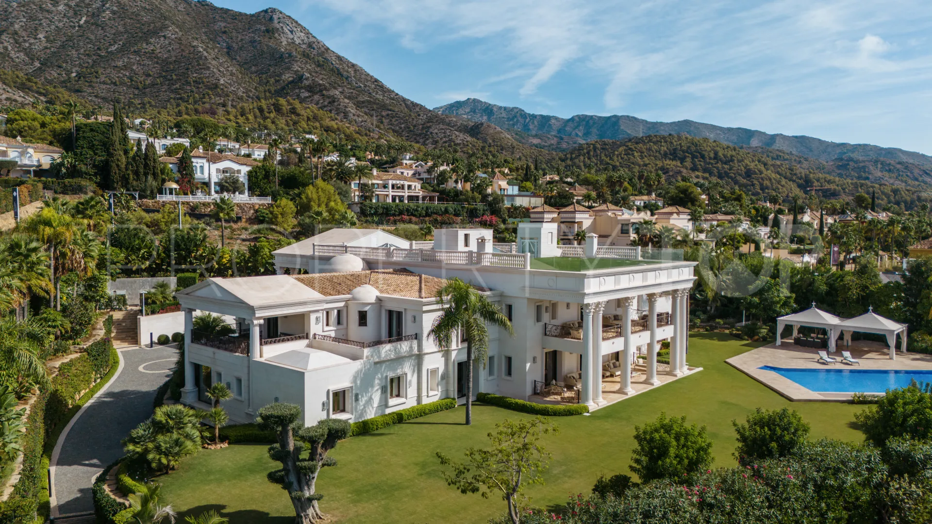 For sale Sierra Blanca villa with 10 bedrooms