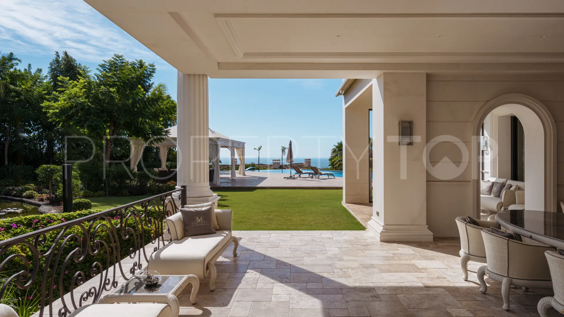 For sale Sierra Blanca villa with 10 bedrooms