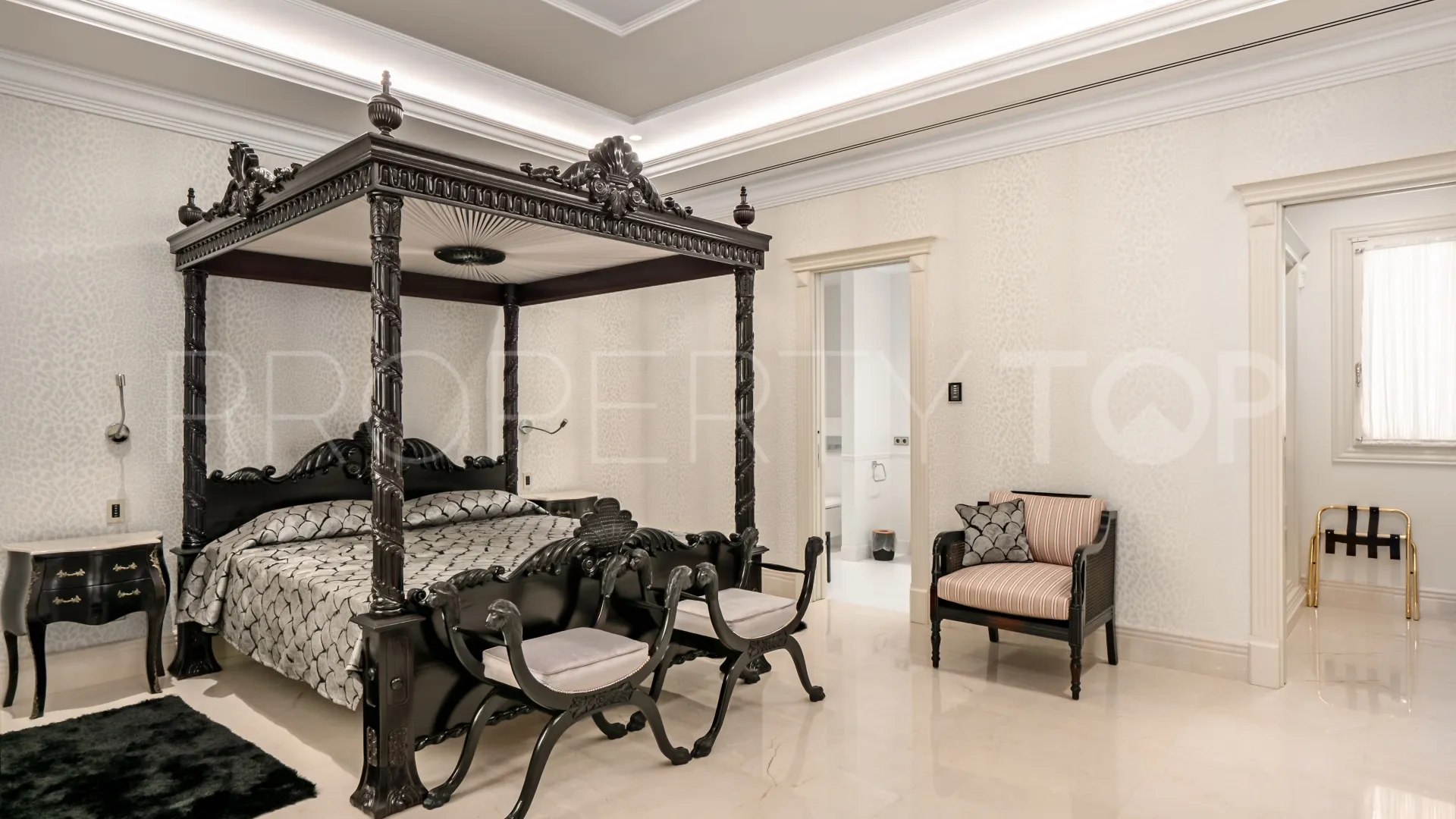 For sale Sierra Blanca villa with 10 bedrooms