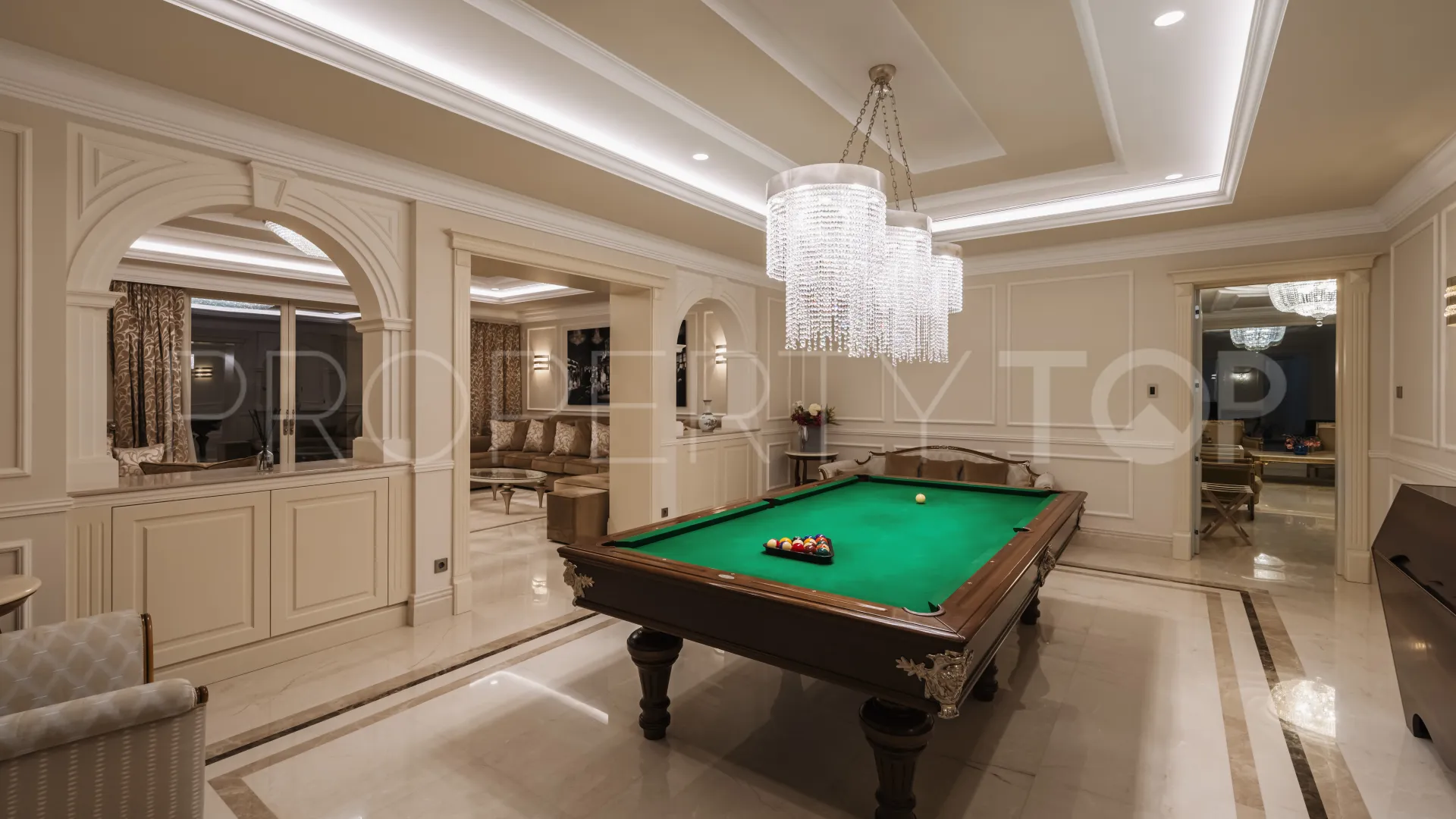 For sale Sierra Blanca villa with 10 bedrooms