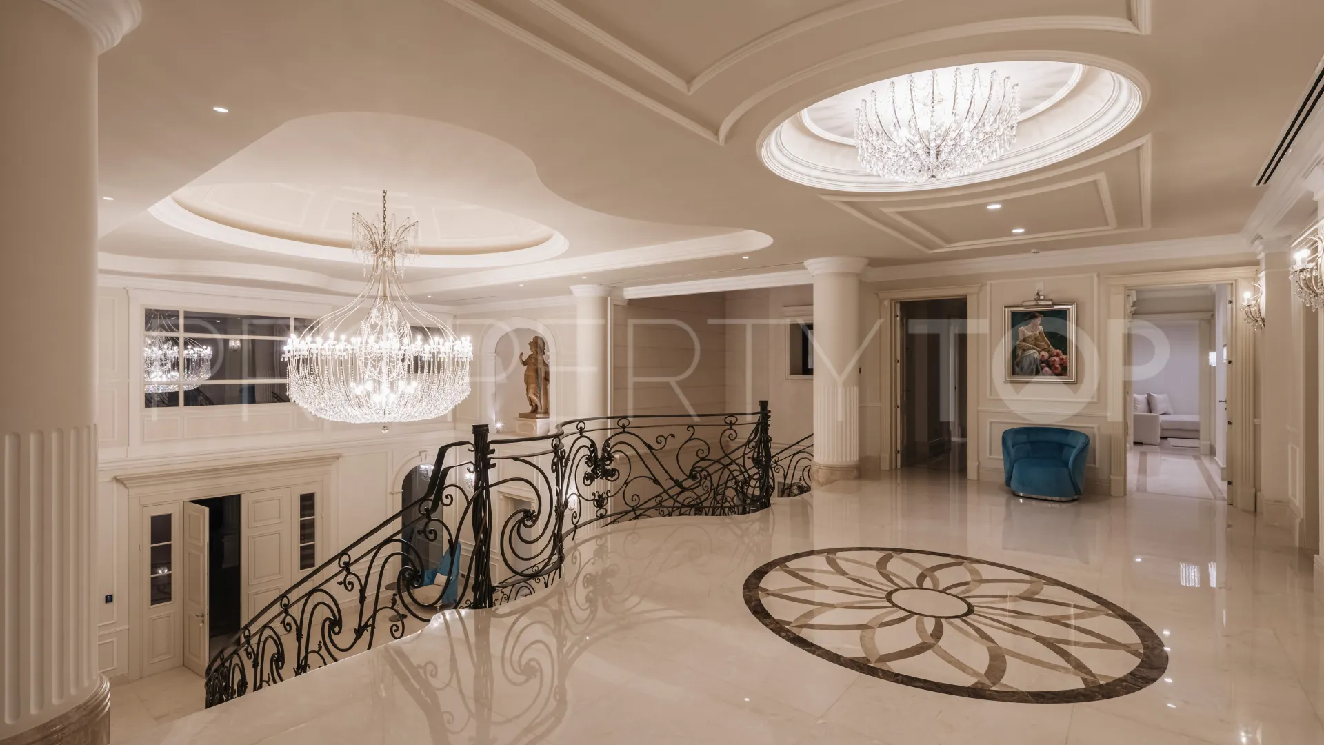 For sale Sierra Blanca villa with 10 bedrooms