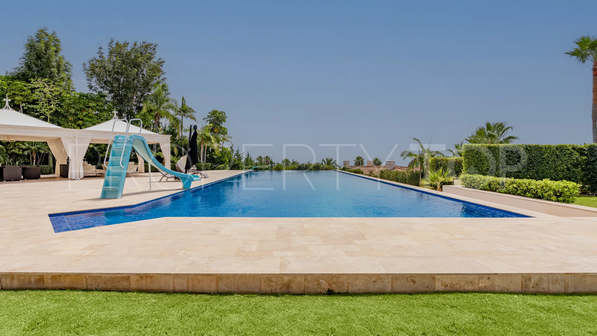 For sale Sierra Blanca villa with 10 bedrooms