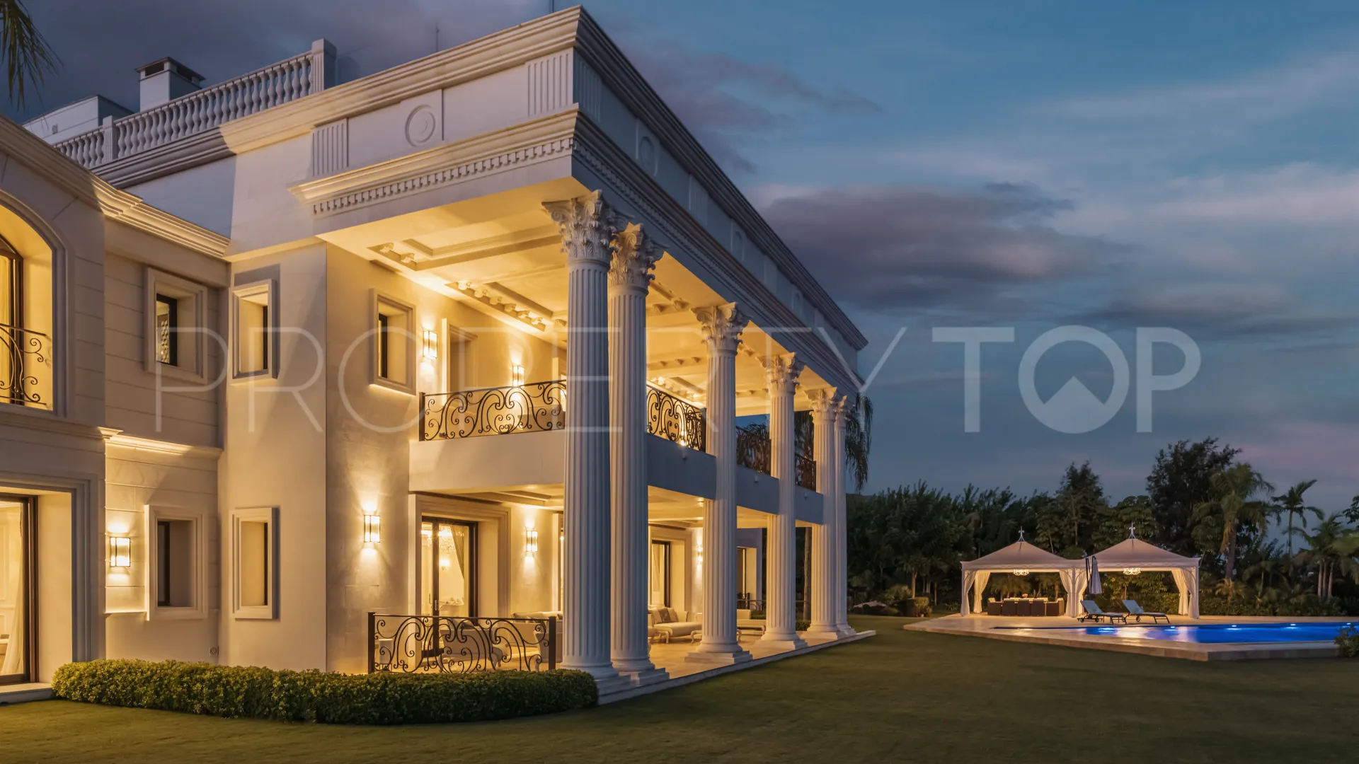 For sale Sierra Blanca villa with 10 bedrooms