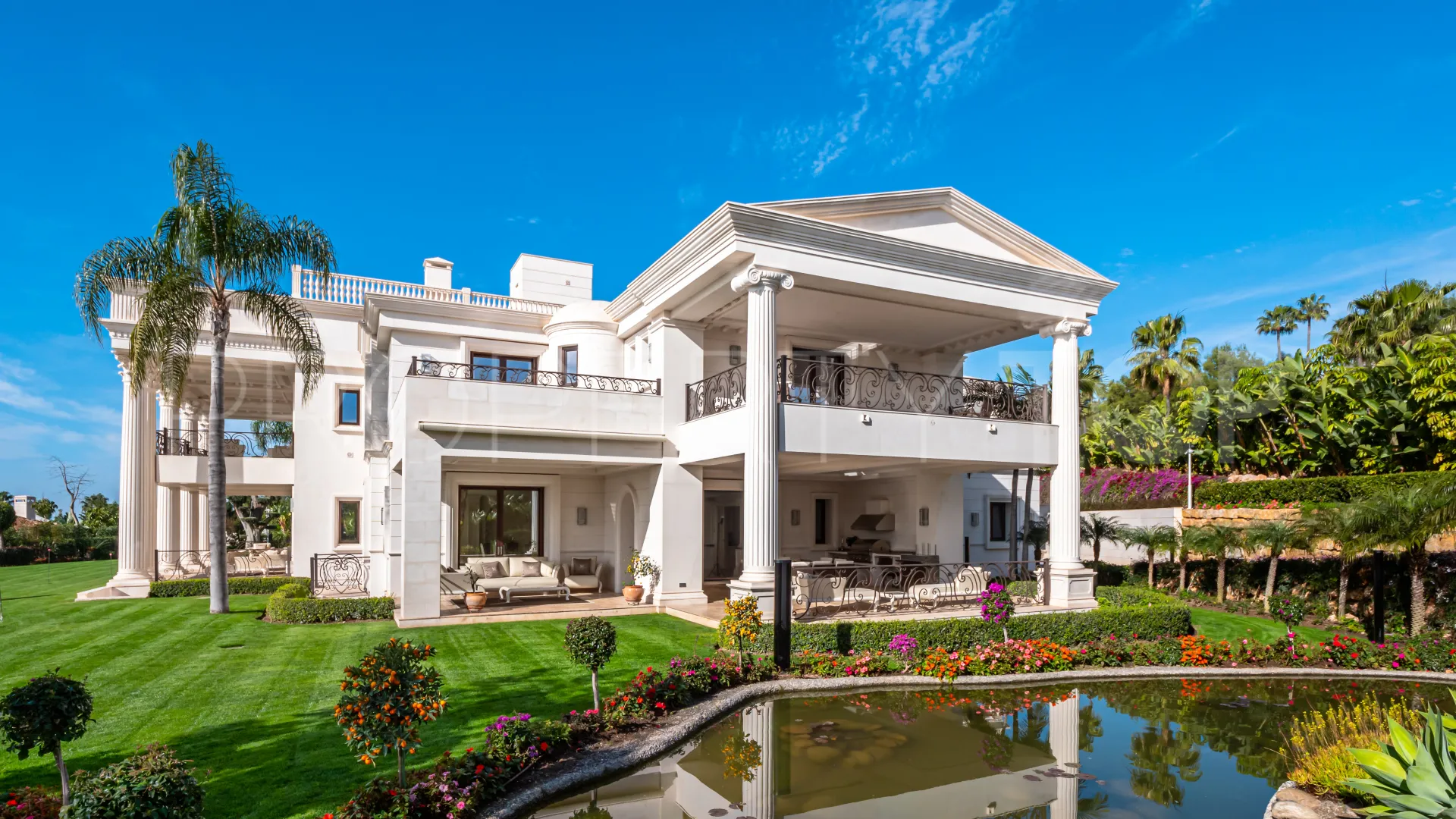 For sale Sierra Blanca villa with 10 bedrooms