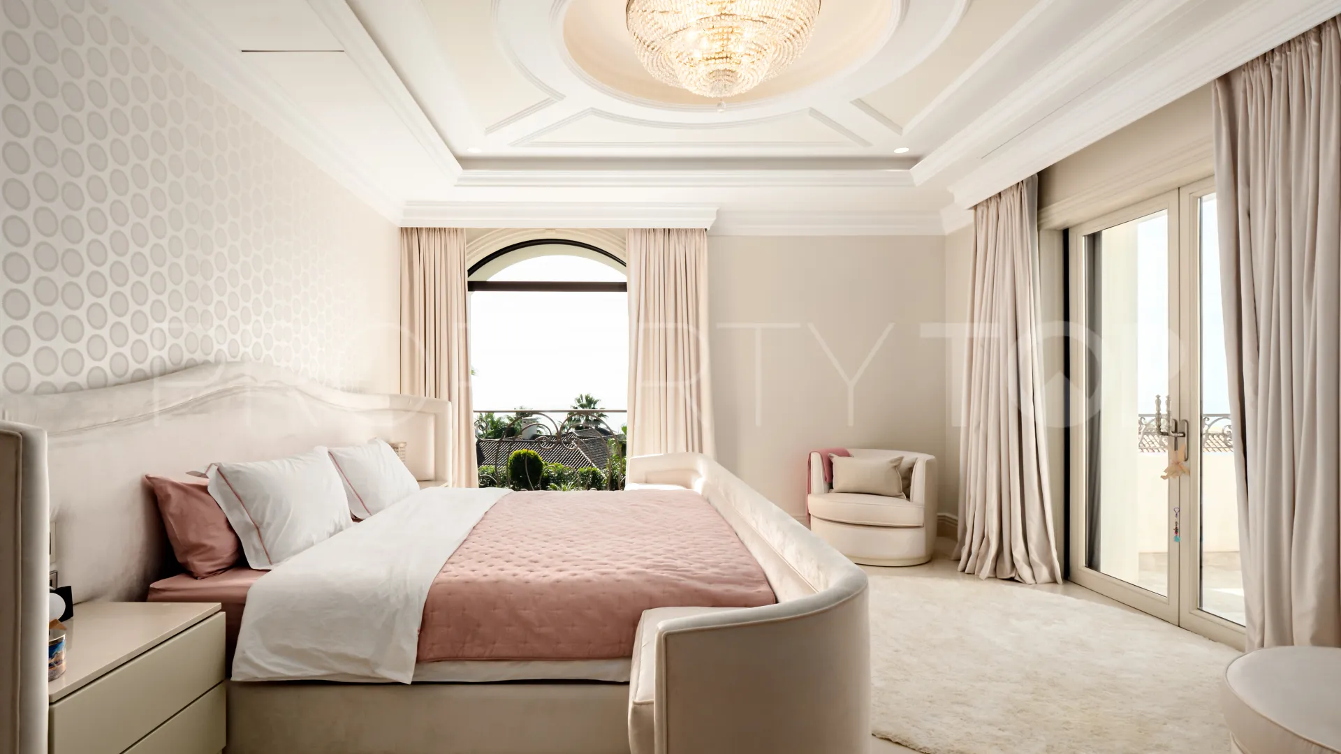 For sale Sierra Blanca villa with 10 bedrooms