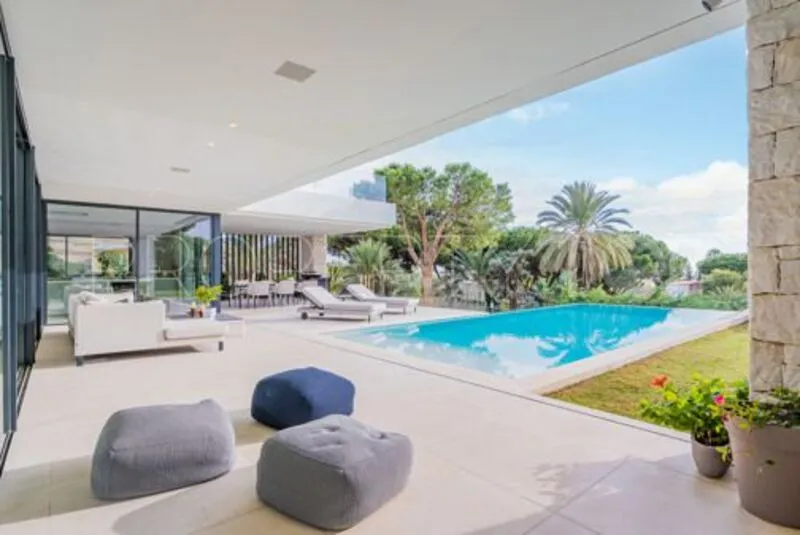 Se vende villa en Marbesa